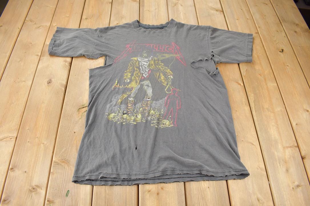 Vintage 1990s Metallica Thrashed Graphic T-shirt / Band Tee / 90s Metallica / Band Tee / Premium Vintage / Size XL