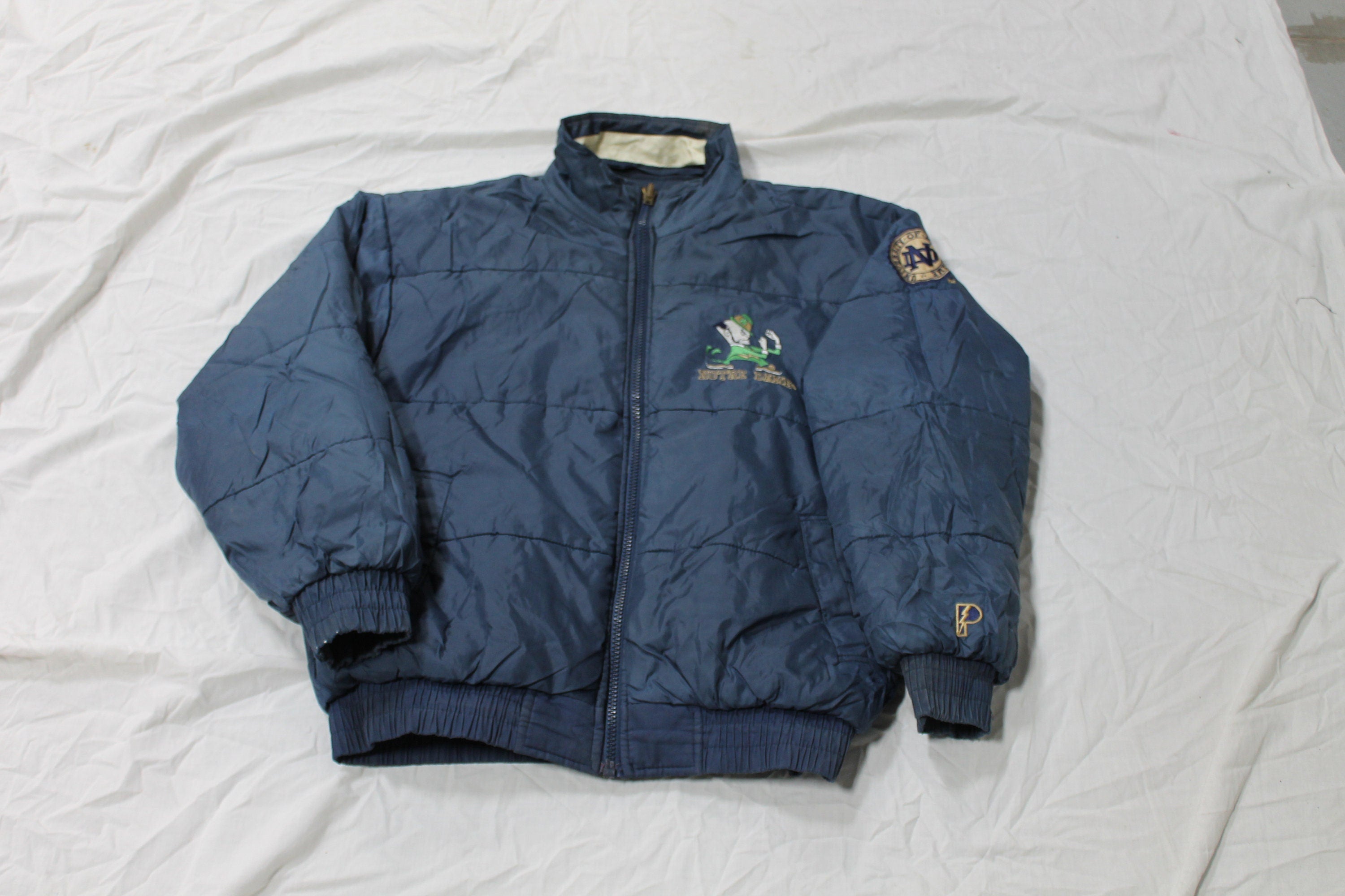 Vintage 1990s University Of Notre Dame Fighting Irish Reversible Pro Player Puffer Jacket