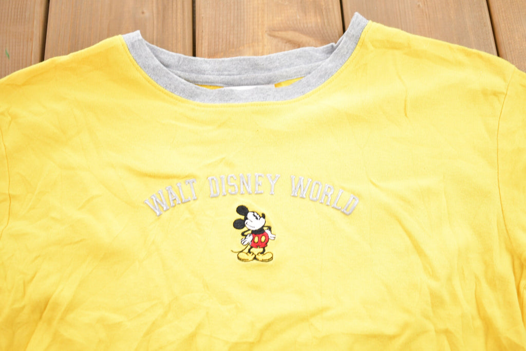 Vintage 1990s Walt Disney World Mickey Mouse Graphic T-Shirt