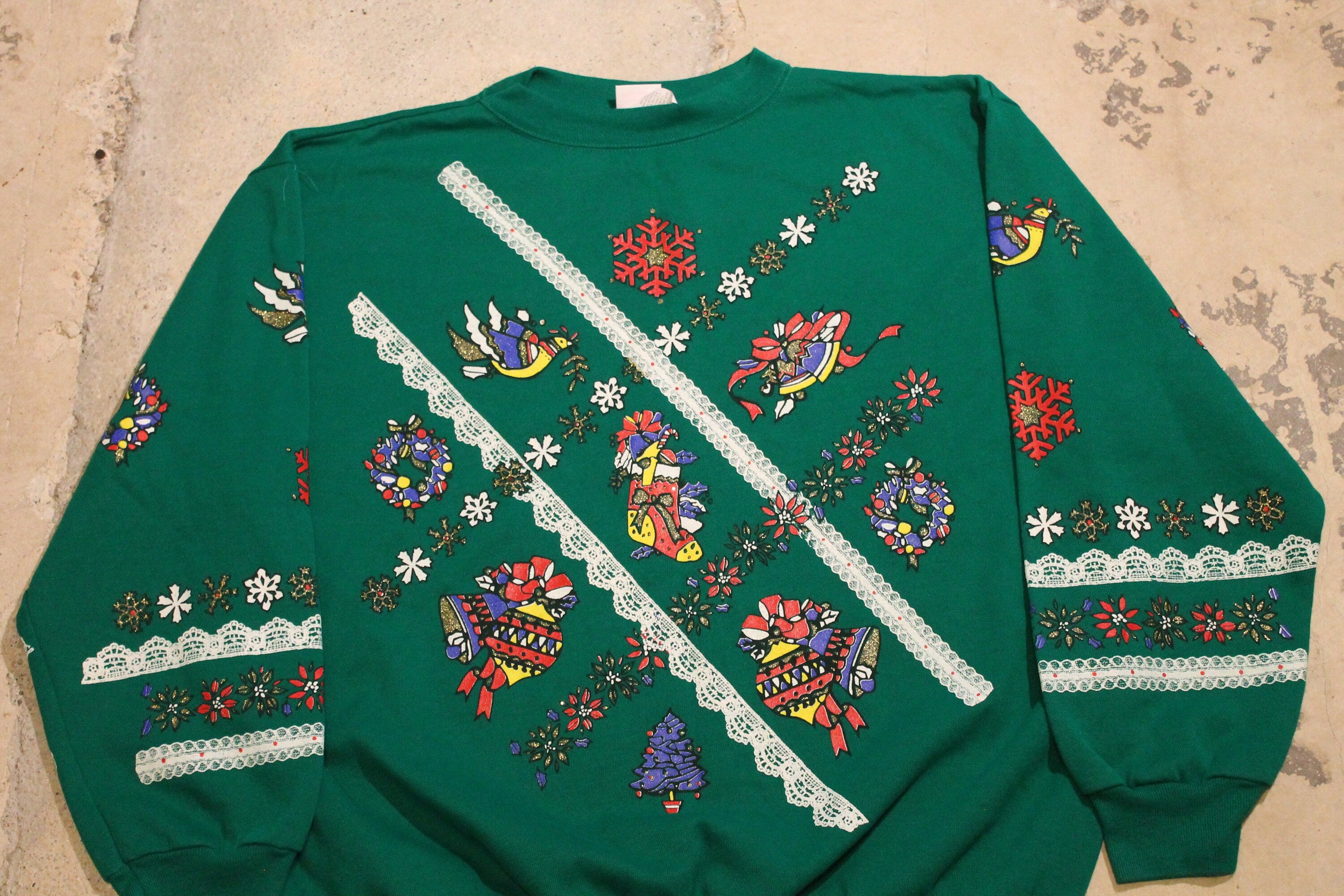 Vintage 1990s Main St. Christmas Graphic Crewneck , Christmas Pattern Print , Vintage Holiday Sweatshirt , Athletic Pullover , Made In USA