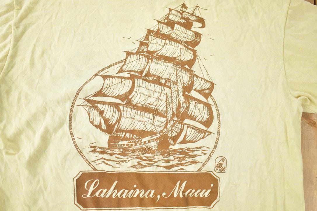 Vintage 1980s Lahaina Maui Sailboat Graphic Souvenir Travel T Shirt Made In USA