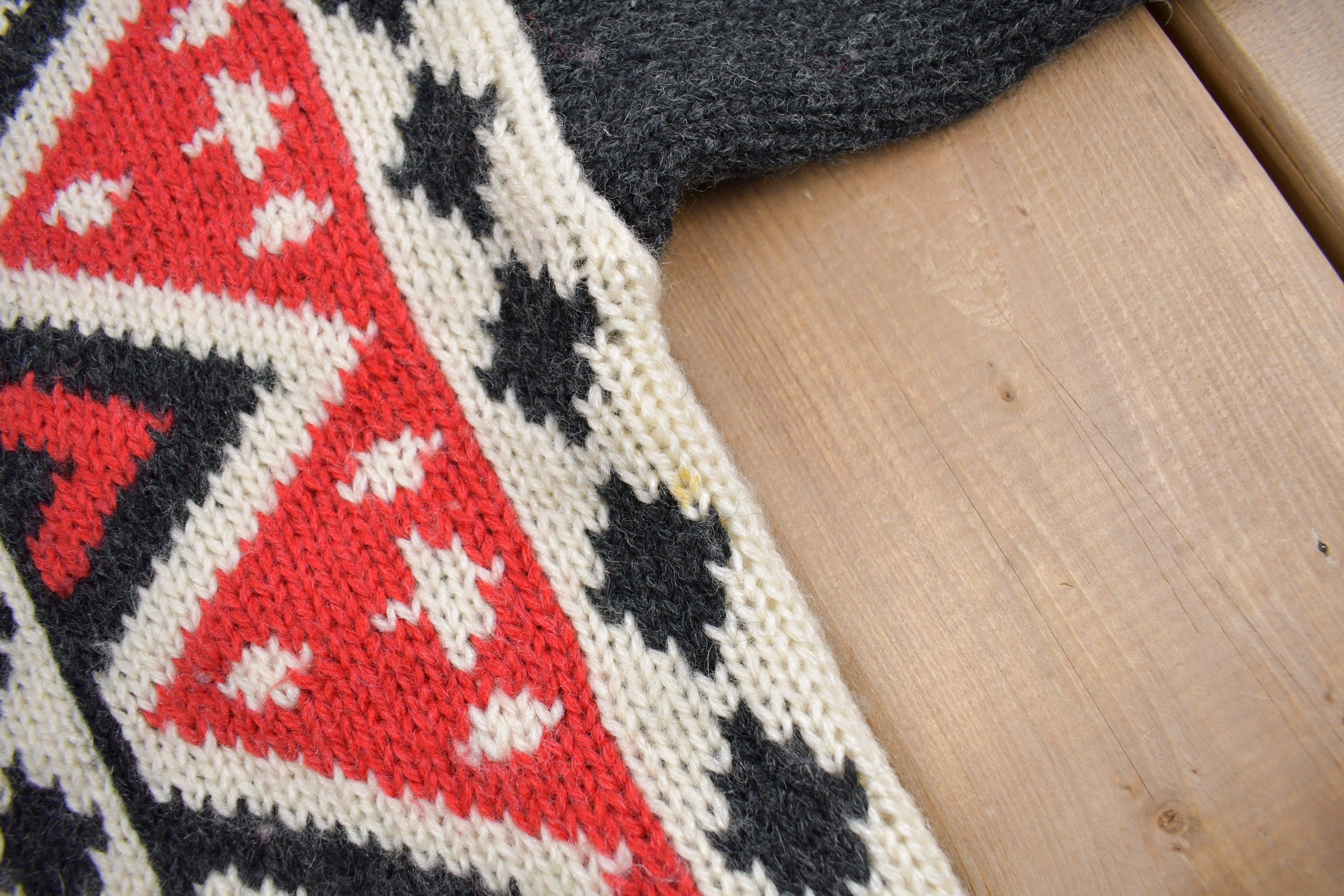 Vintage 1990s Rose Theme Hand Knit Sweater