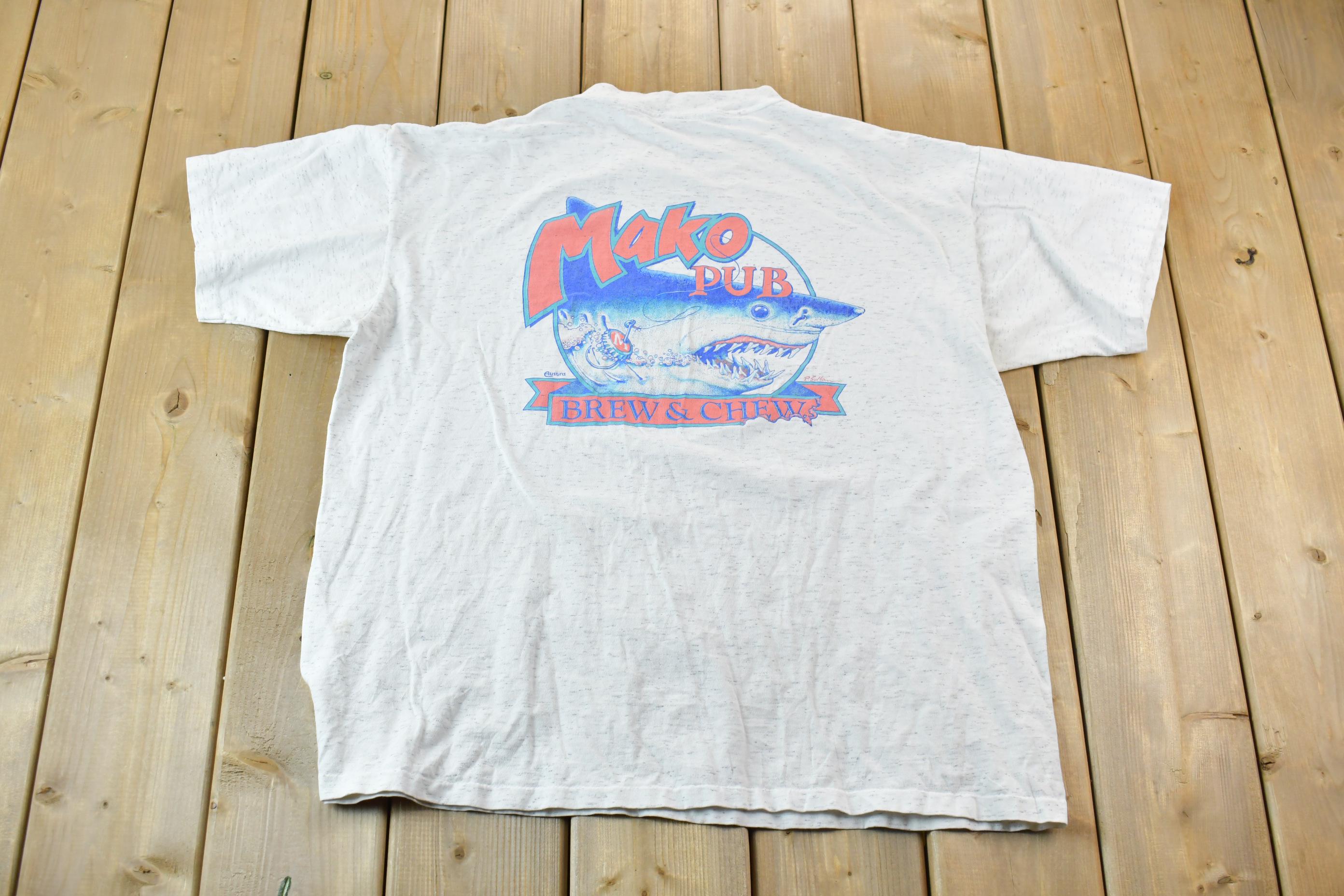 Vintage 1990s Single Stitch Mako Pub Brew and Chew Martha's Vineyard Graphic T-Shirt