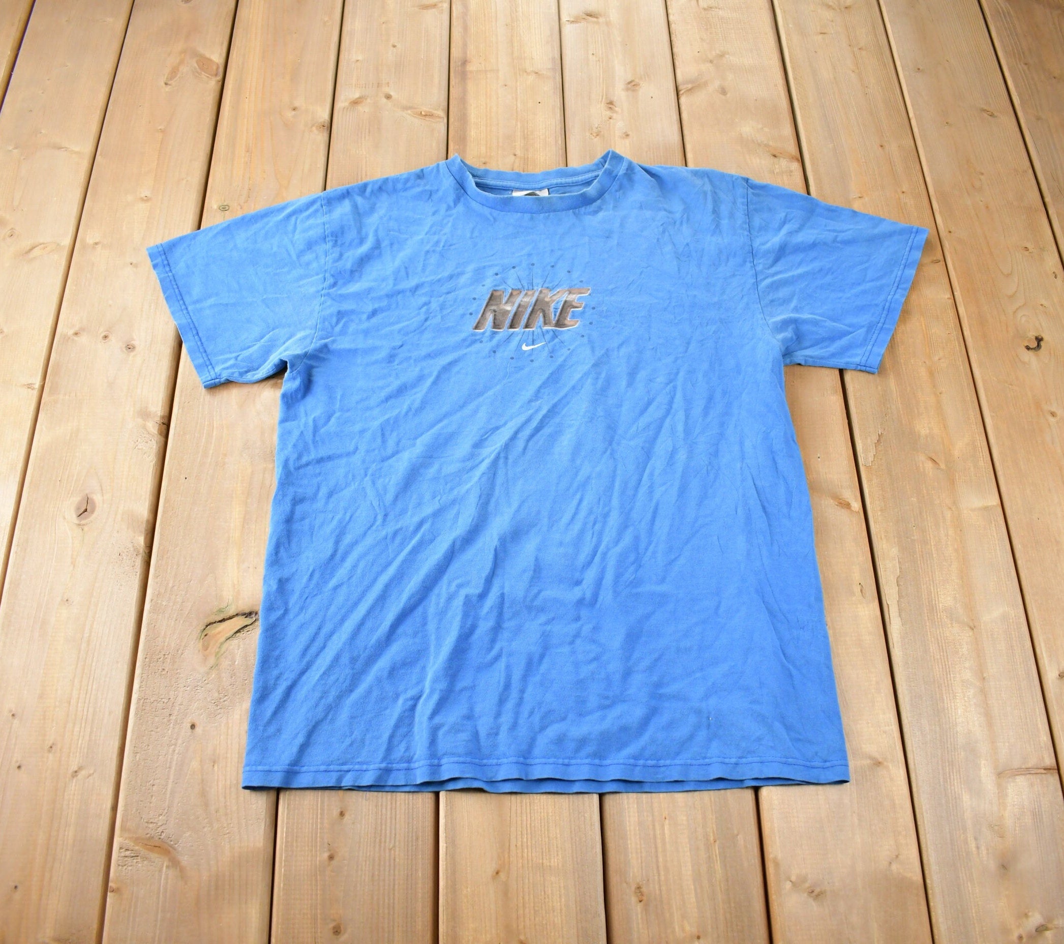 Vintage 2000s Nike Graphic T-Shirt Made In Canada Size M