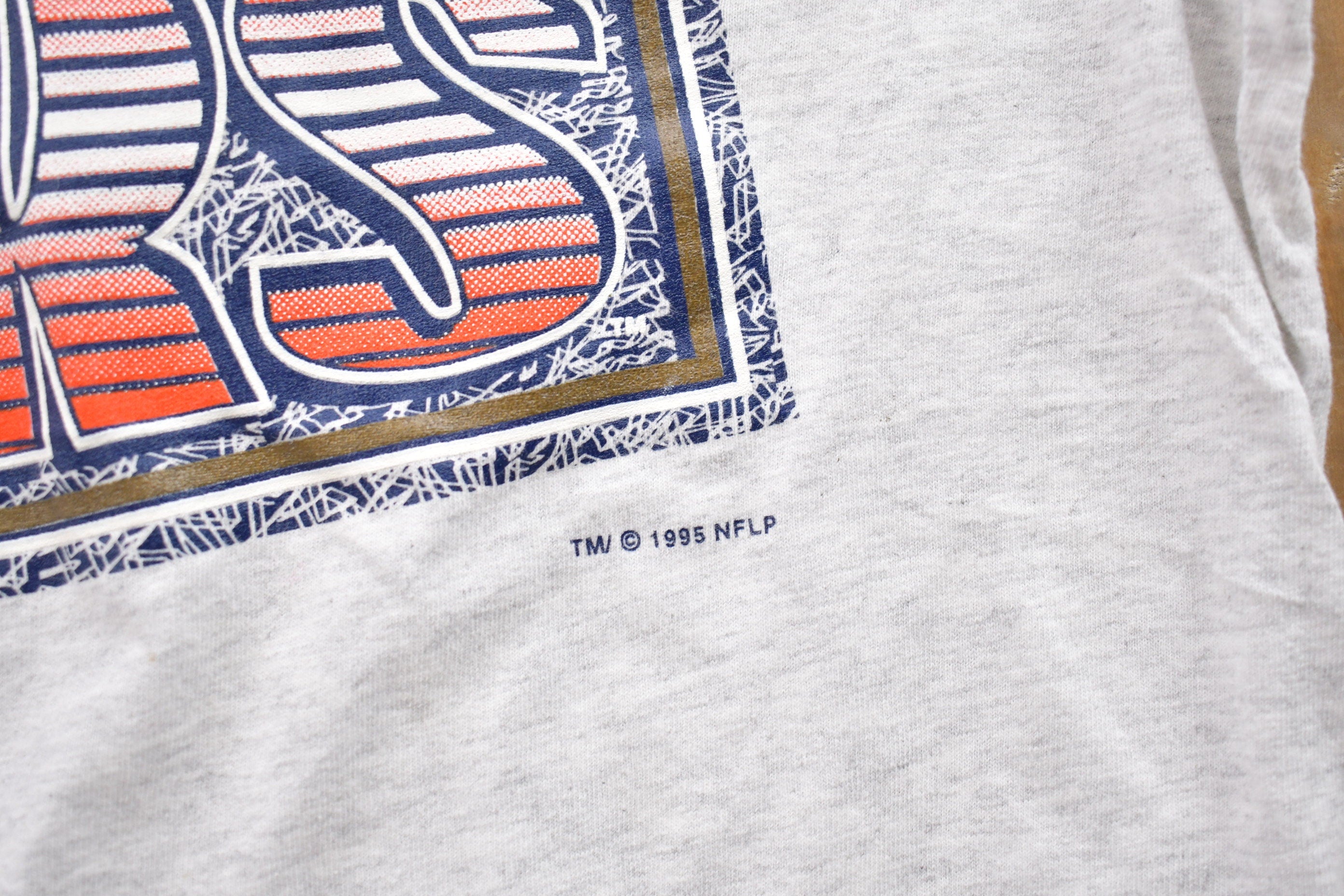 Vintage 1995 Chicago Bears NFL Graphic Logo7 T-Shirt