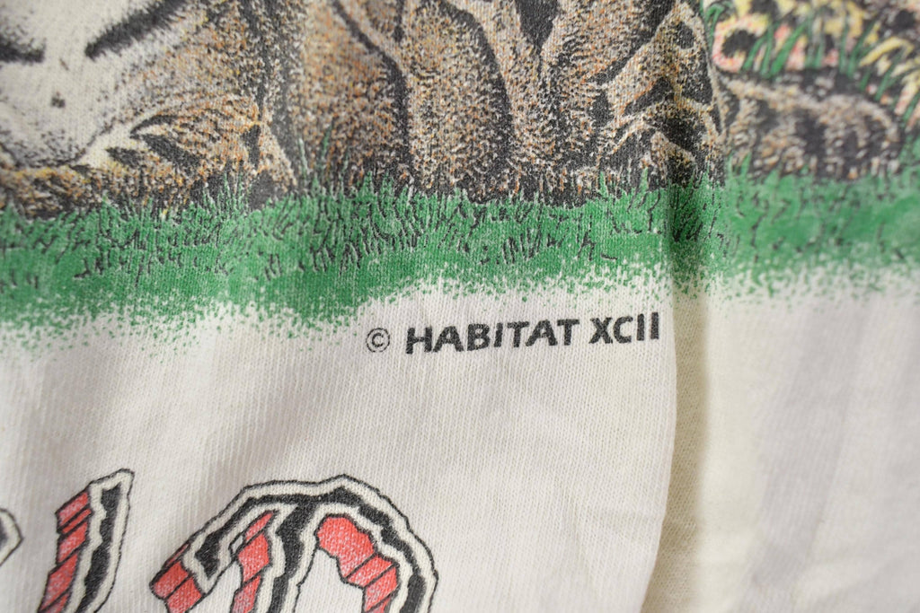 Vintage 1990s Habitat Cats Of the World Theme Graphic T-Shirt