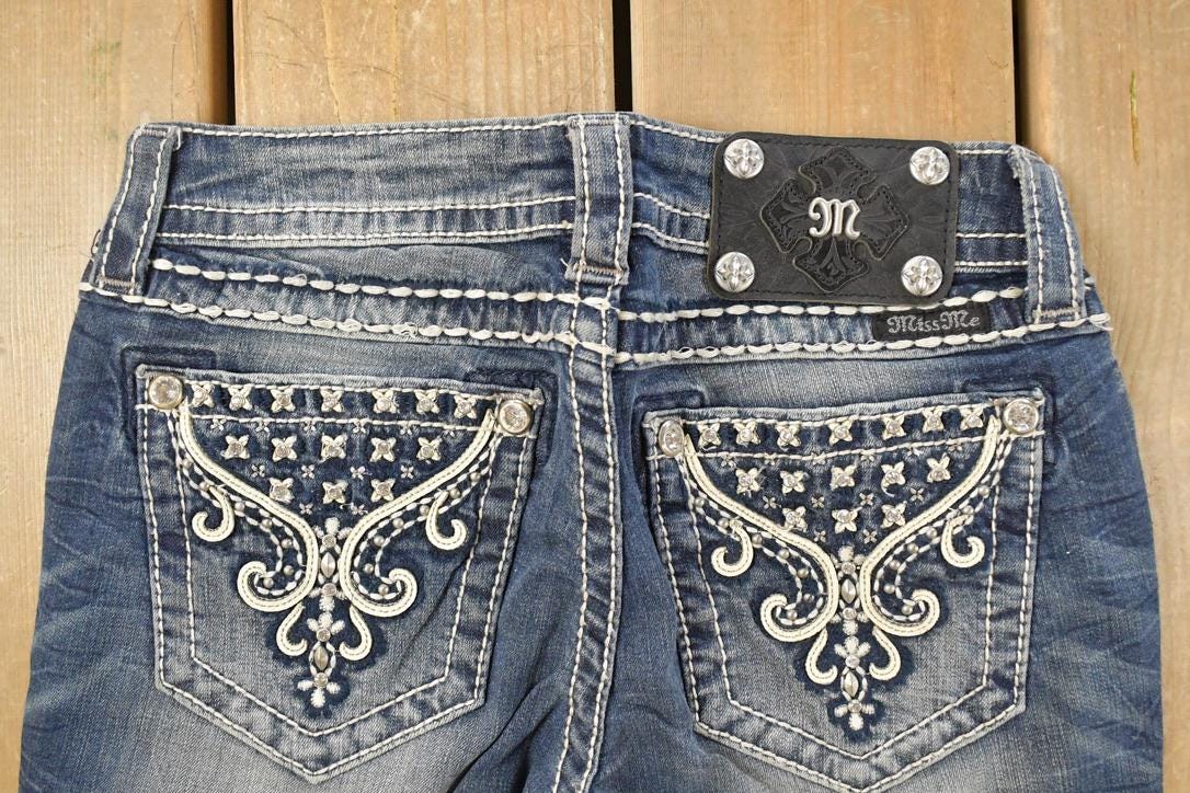Vintage Deadstock Y2K Miss Me Bedazzled Low Rise Jeans Women's Size 26x31