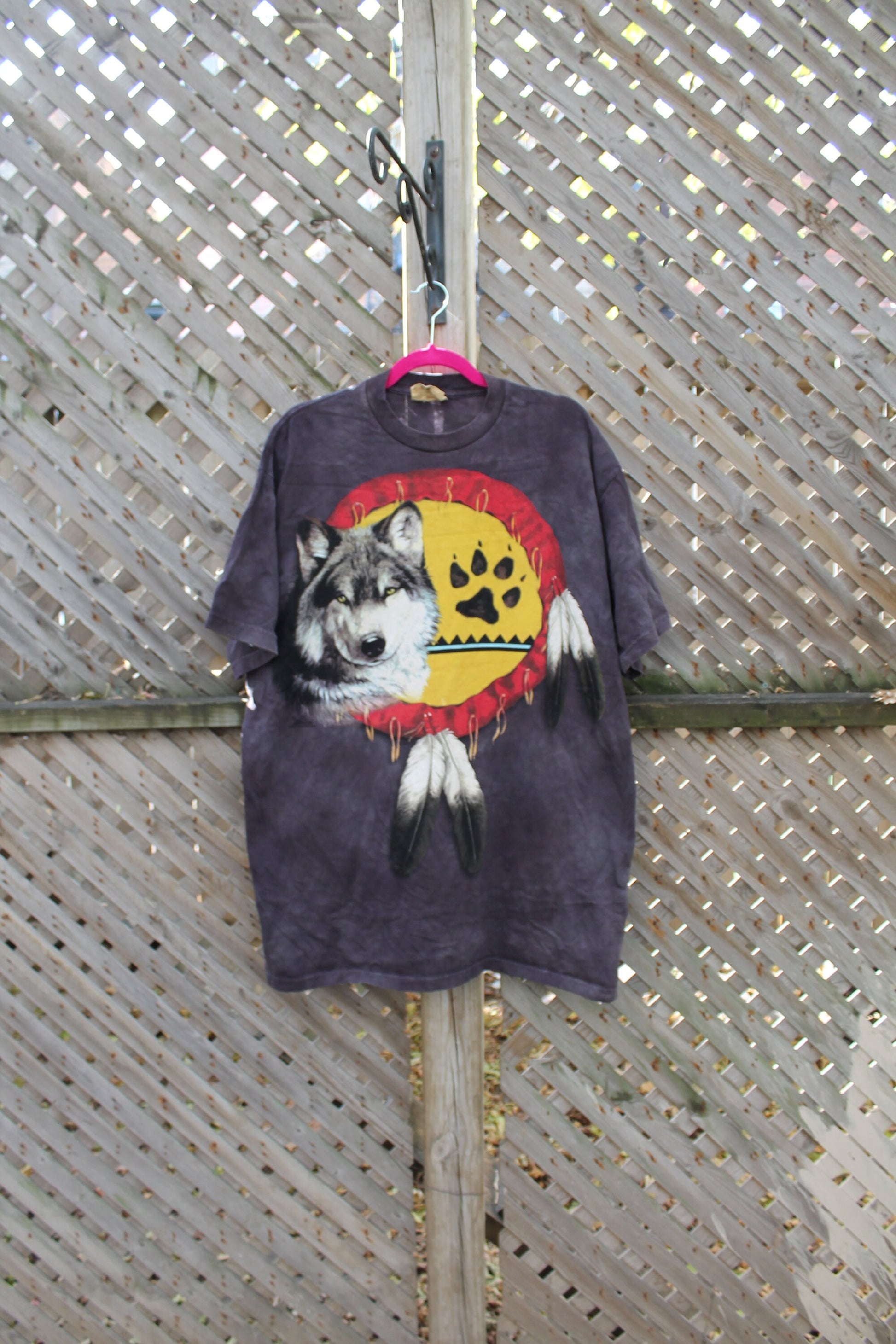 Vintage 2000 The Moutain Native American Wolf Theme T-Shirt