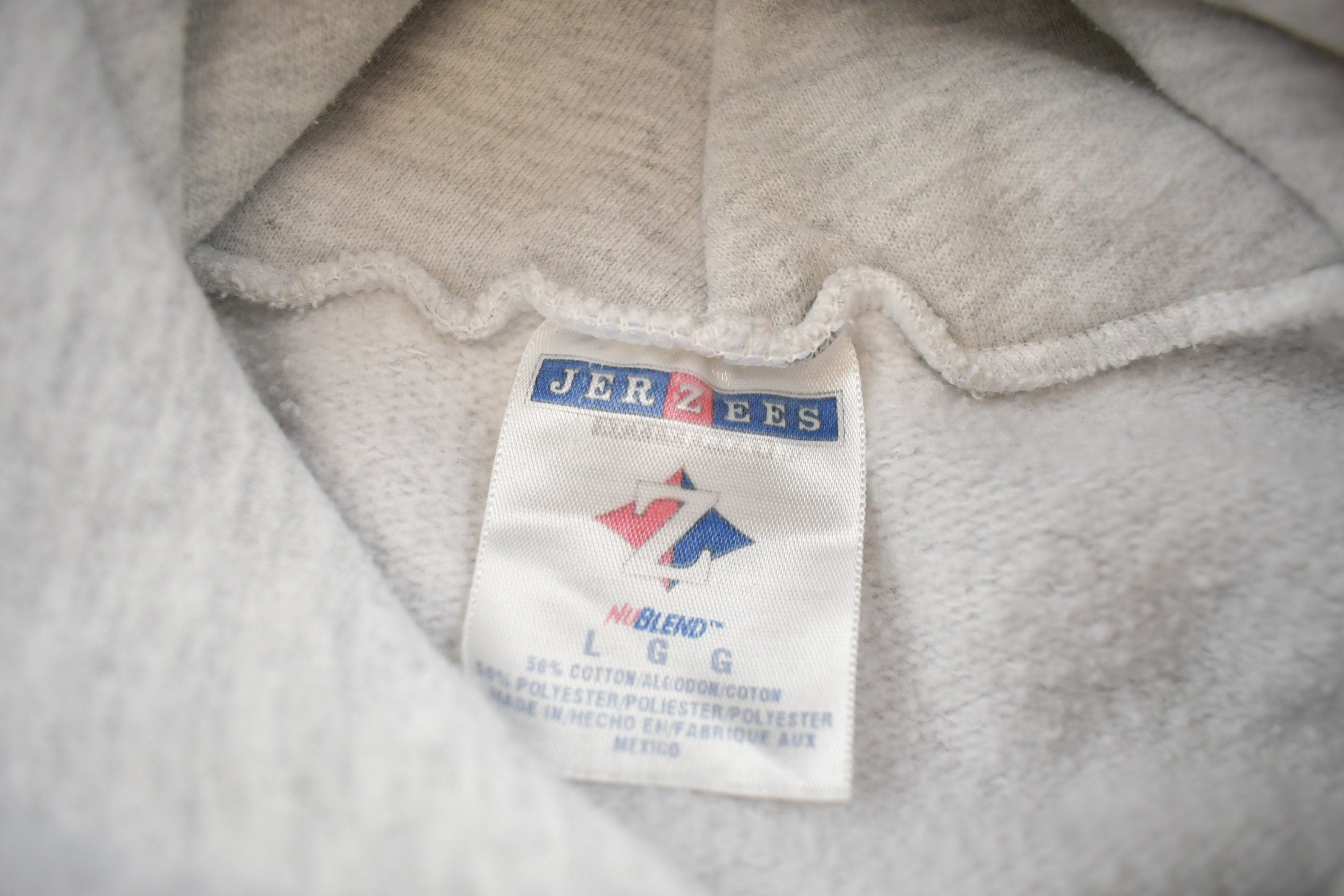 Vintage 2004 Belleville Highschool Seniors Graphic Hoodie