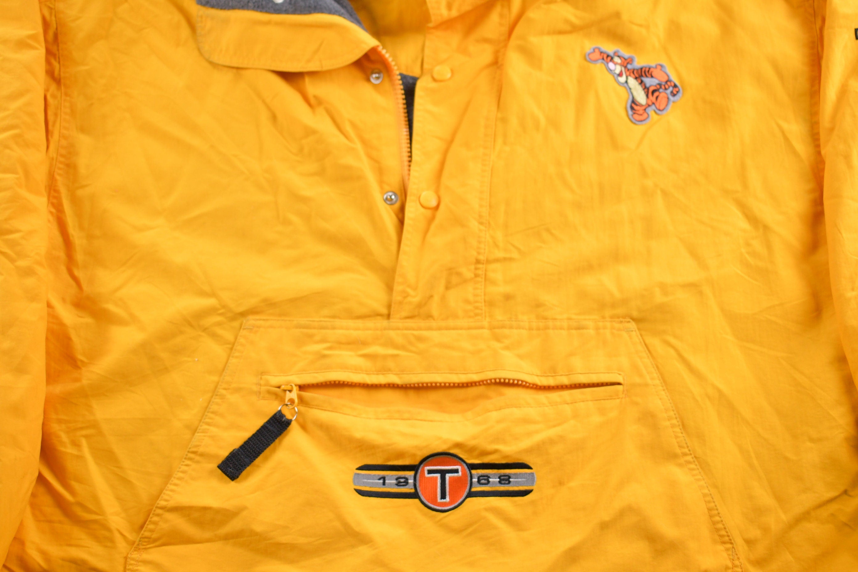 Vintage 1990s Disney Tigger Pullover Windbreaker Jacket