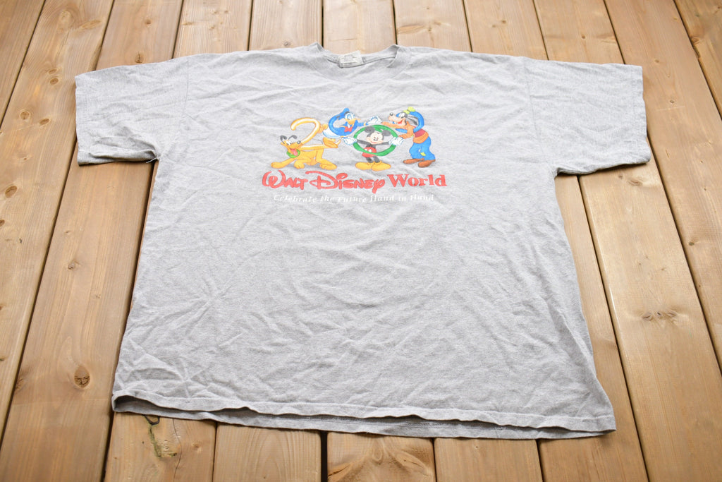 Vintage 2000 Walt Disney World Graphic T-Shirt