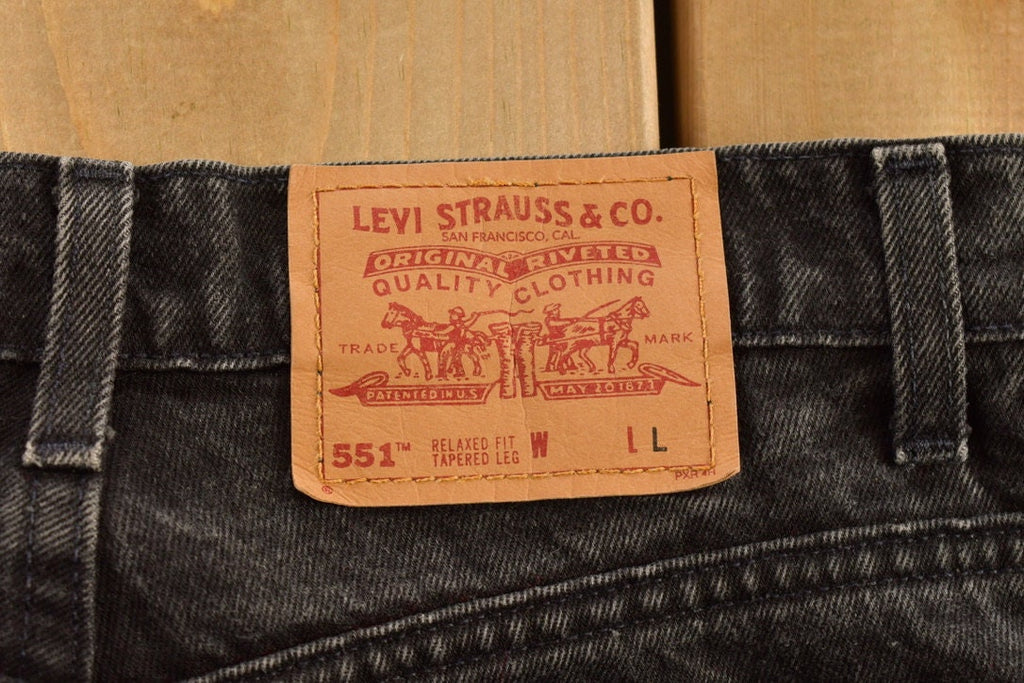 Vintage 1990s Levi's 551 Black Jeans Size 29 x 31.5