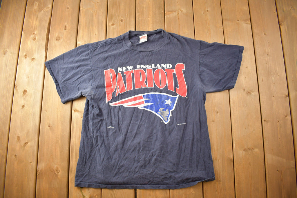 Vintage 1994s New England Patriots NFL Graphic T-Shirt