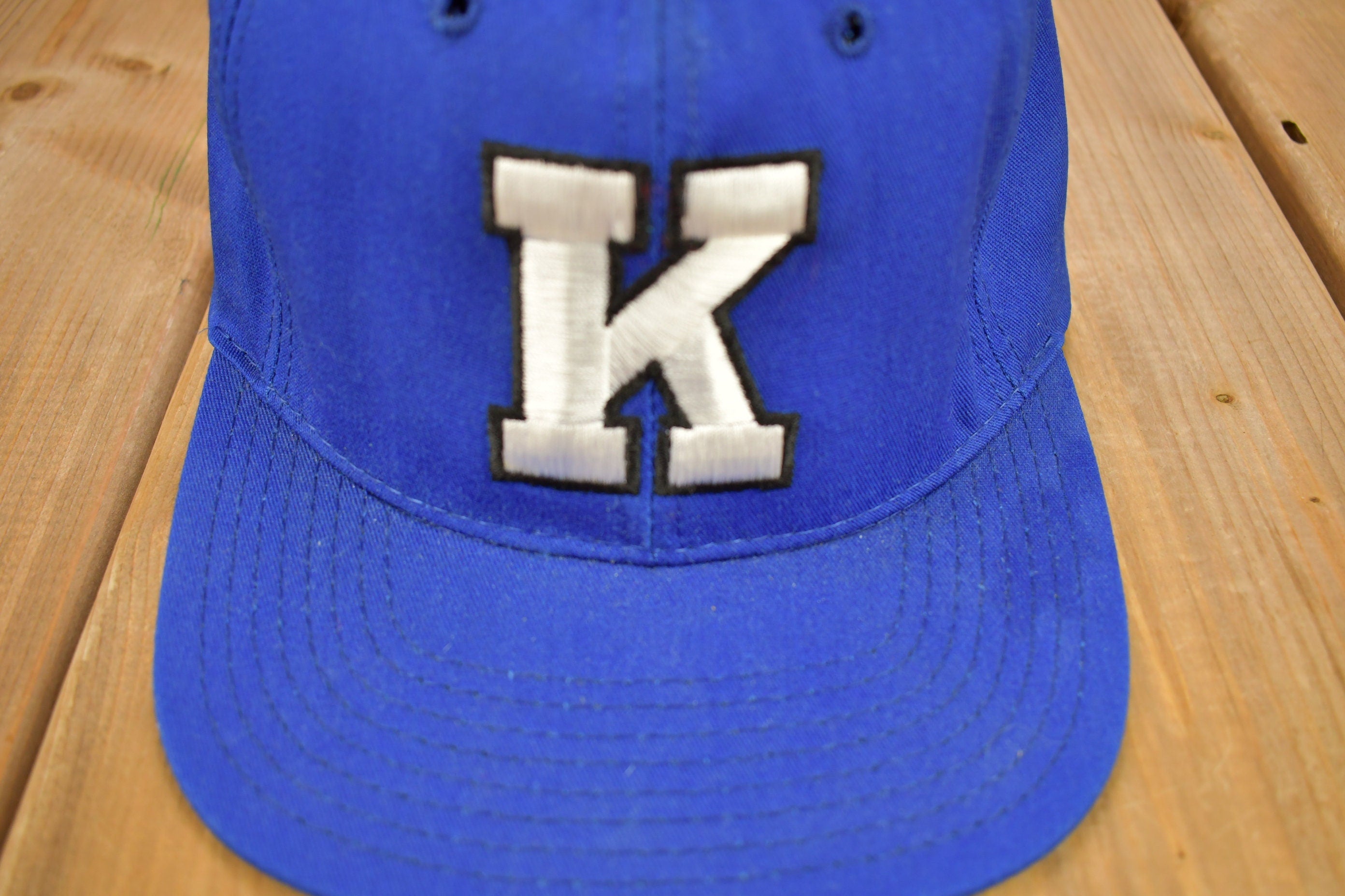 Vintage 1990s University Of Kentucky Wildcats Collegiate Starter Snap Back Hat