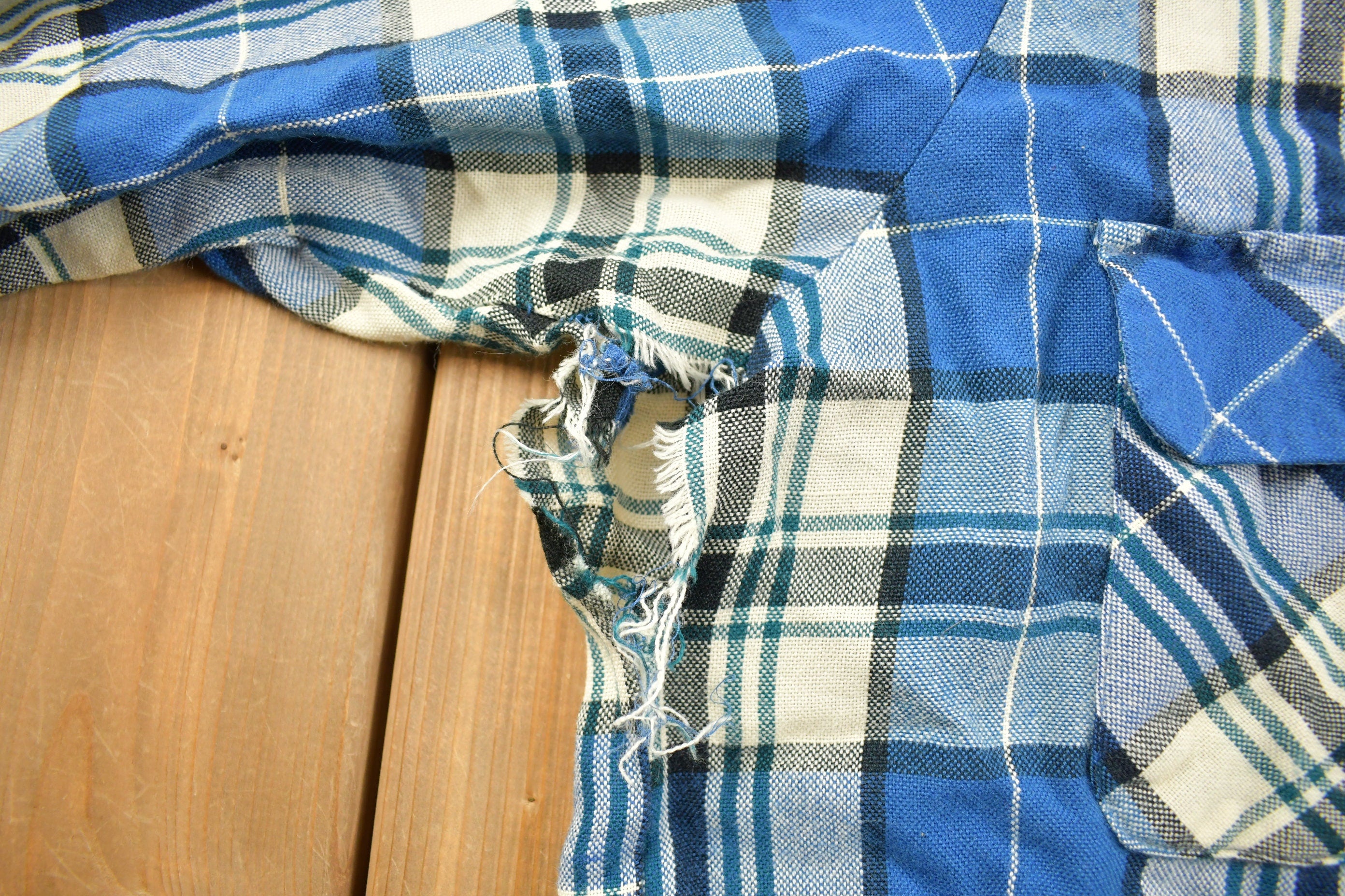 Vintage 1990s David Taylor Plaid Flannel Button Up Shirt Frayed Hem