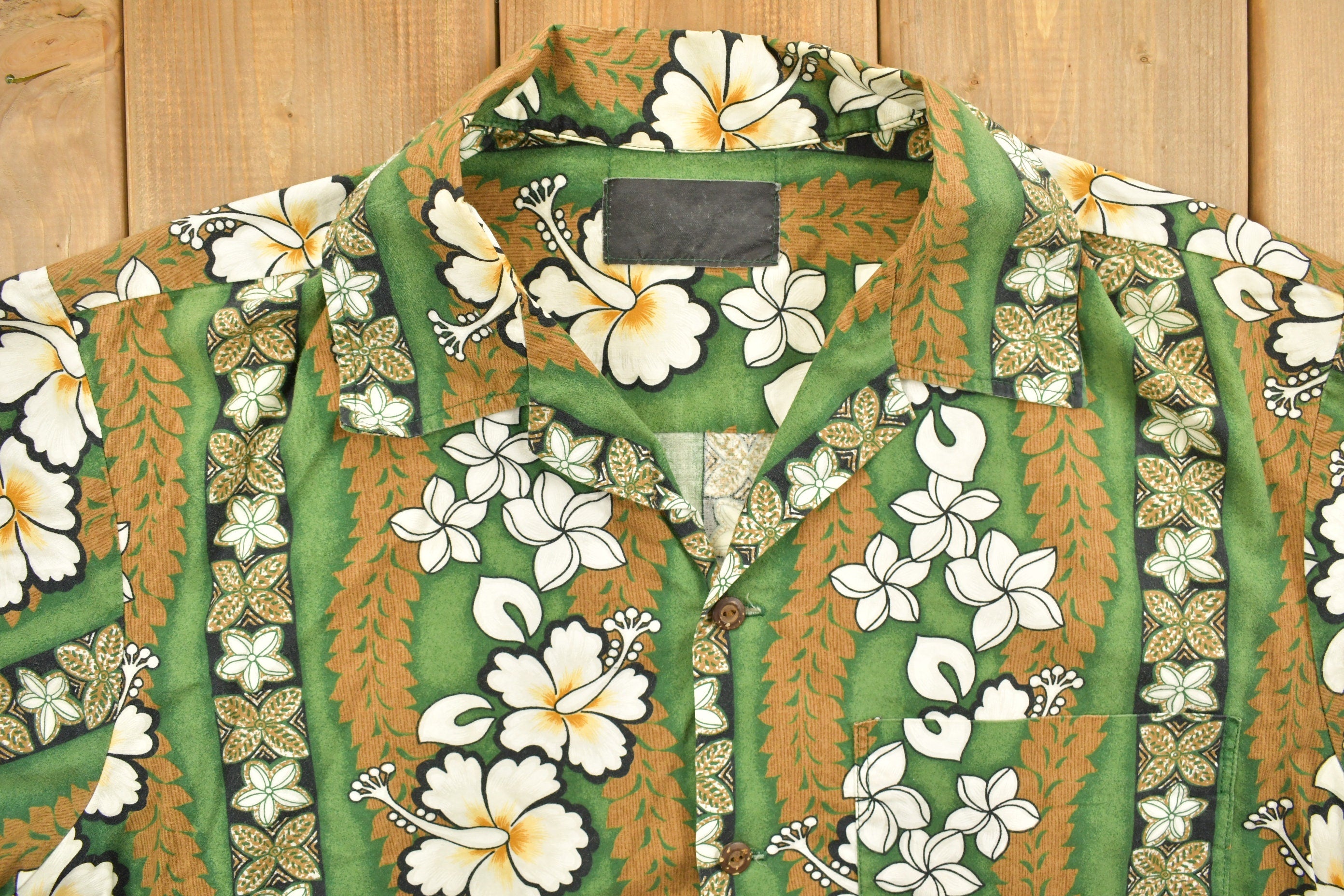 Vintage 1960s Hawaiian Button Up Shirt