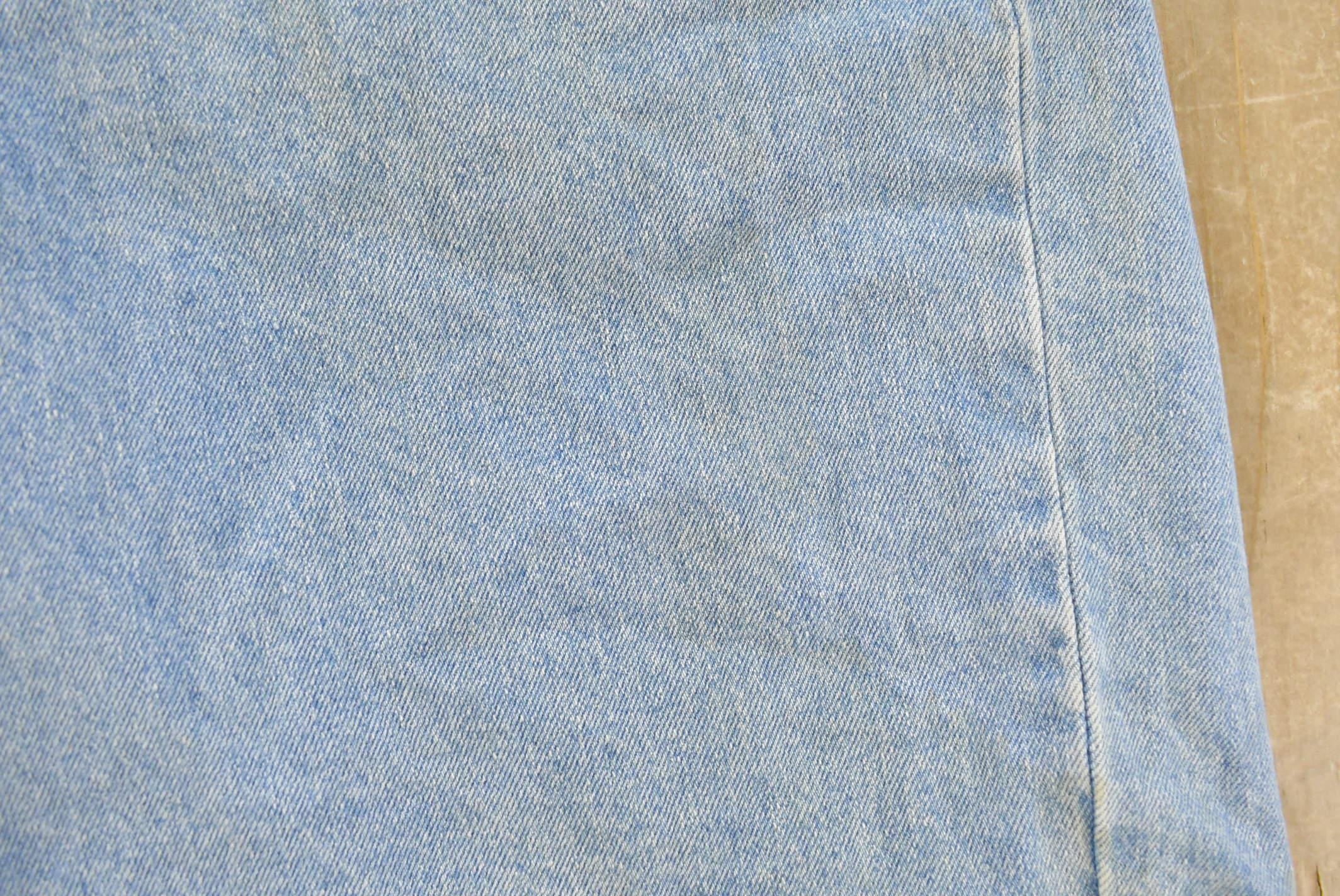 Vintage 1990s Levi's 550 Relaxed Denim Jean Shorts Men's 35 / Relaxed Fit / 90s Shorts / Bottoms / Vintage Jeans/ Jorts