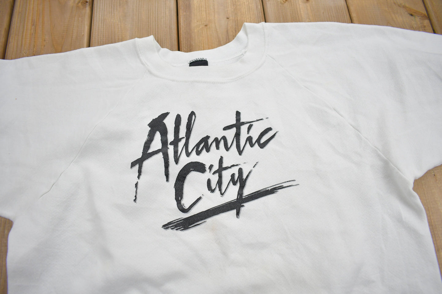 Vintage 1980s Atlantic City New Jersey Crewneck Sweatshirt / 80s Raglan Crewneck / Made In USA / Streetwear /