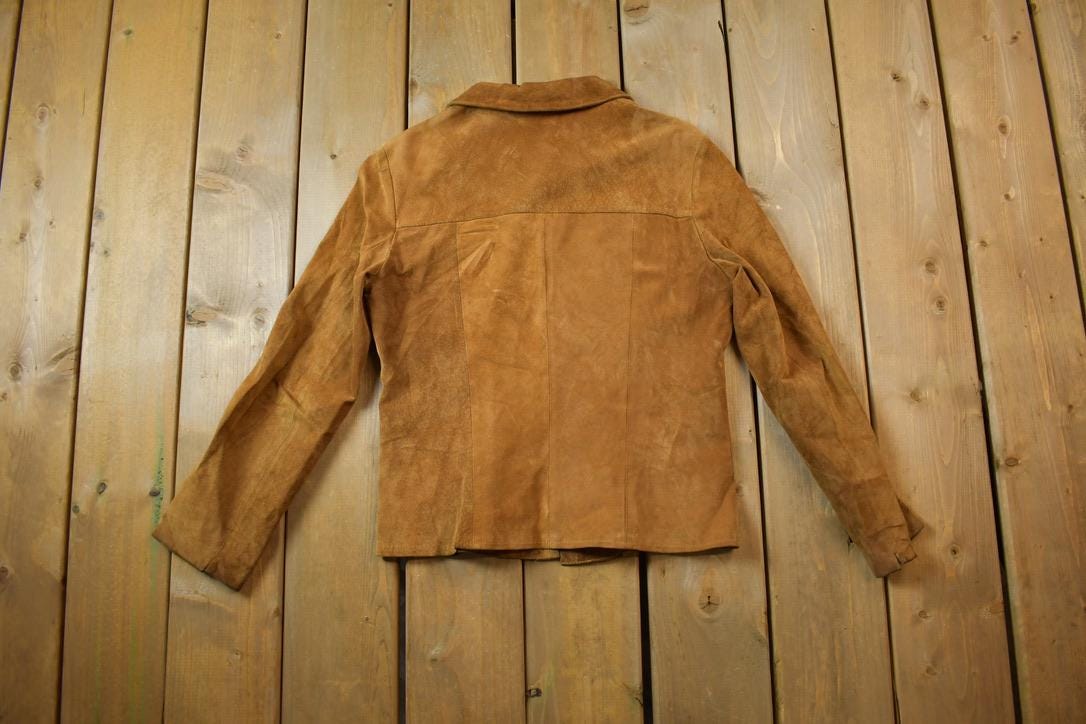 Vintage 1980s Women's Dantelli Clasp Closure Suede Leather Coat