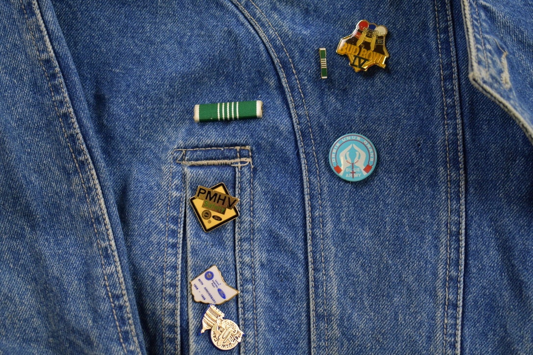 Vintage 1980s Pasta Denim Jean Jacket / Pins / Vintage Denim / Streetwear / Vintage Fall Outerwear / Fall Jacket / 80s denim