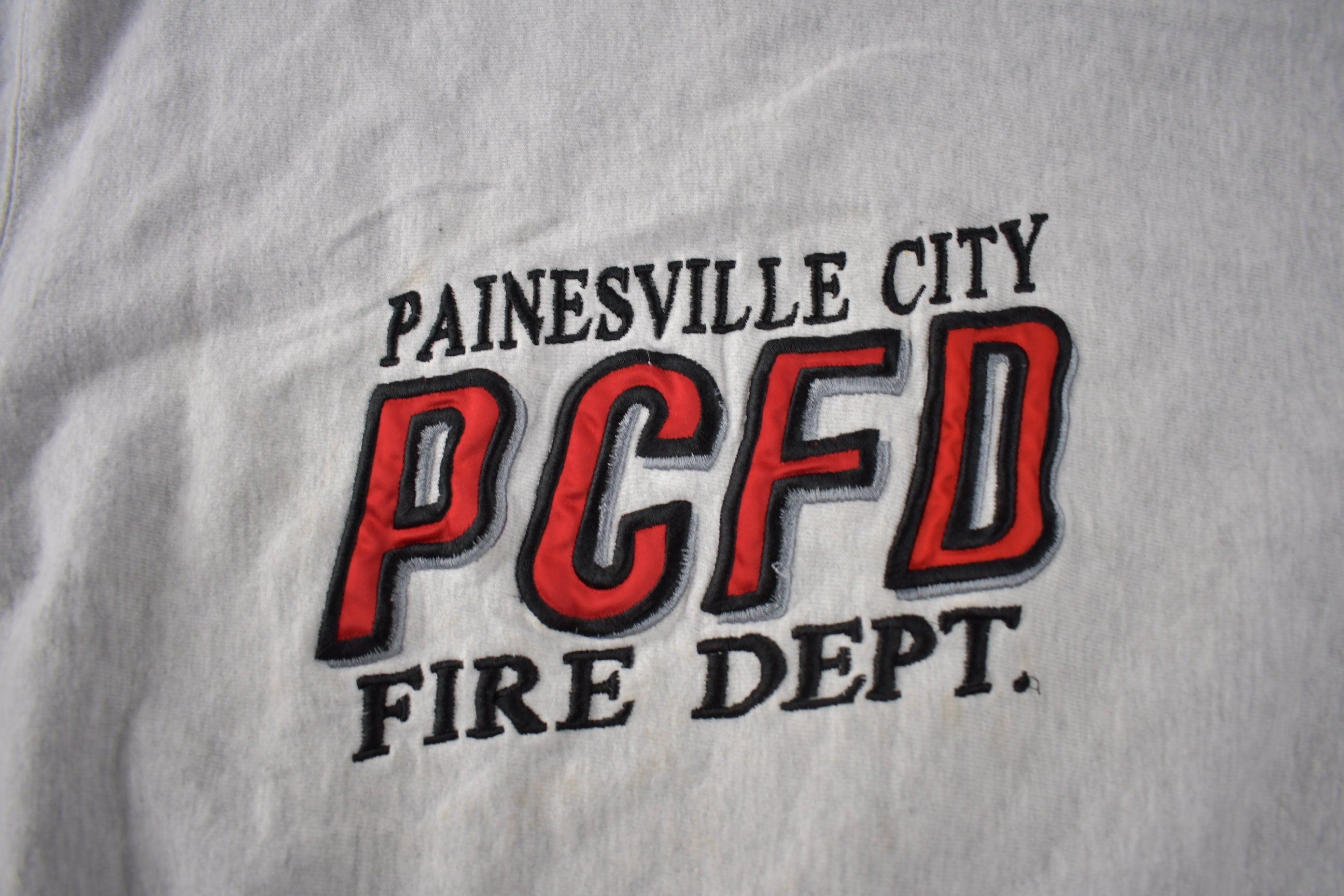 Vintage 1990s Painesville City Fire Dept Embroidered Crewneck Sweatshirt Made In USA