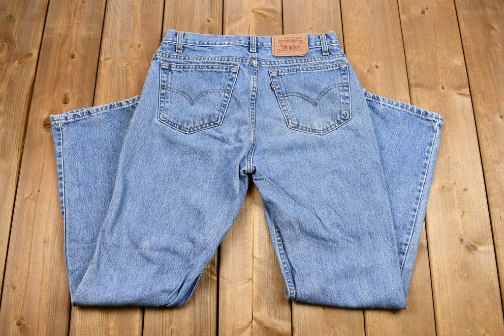 Vintage 1990s Levi's Light Wash Relaxed Fit Jeans