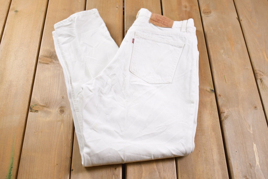 Vintage 1990s Levi 551 Red Tab Jeans Size 32 x 30