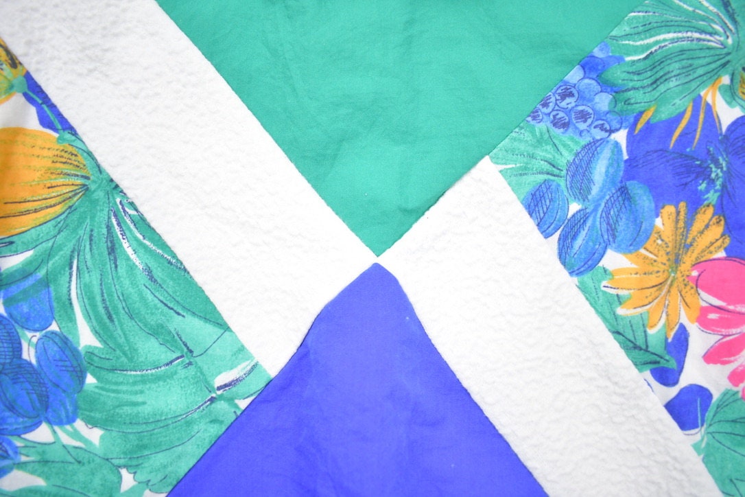 Vintage 1990s American Collection Abstract Pattern T-Shirt Sweater