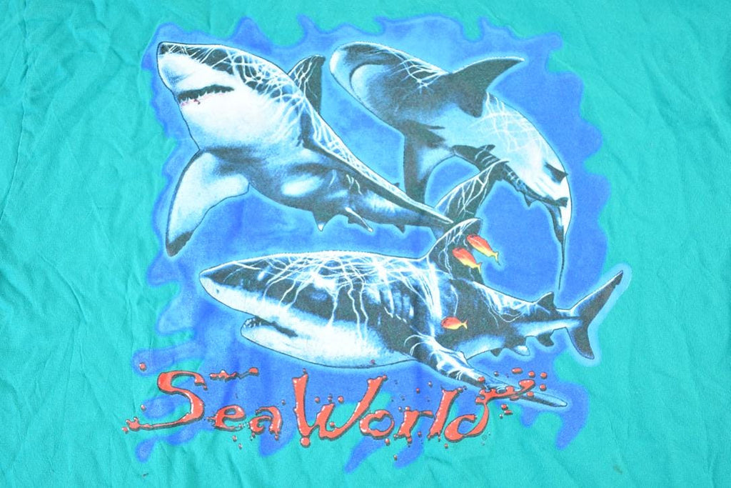 Vintage 1990s Seaworld Sharks Souvenir Single Stitch Graphic Print T-Shirt Made In USA