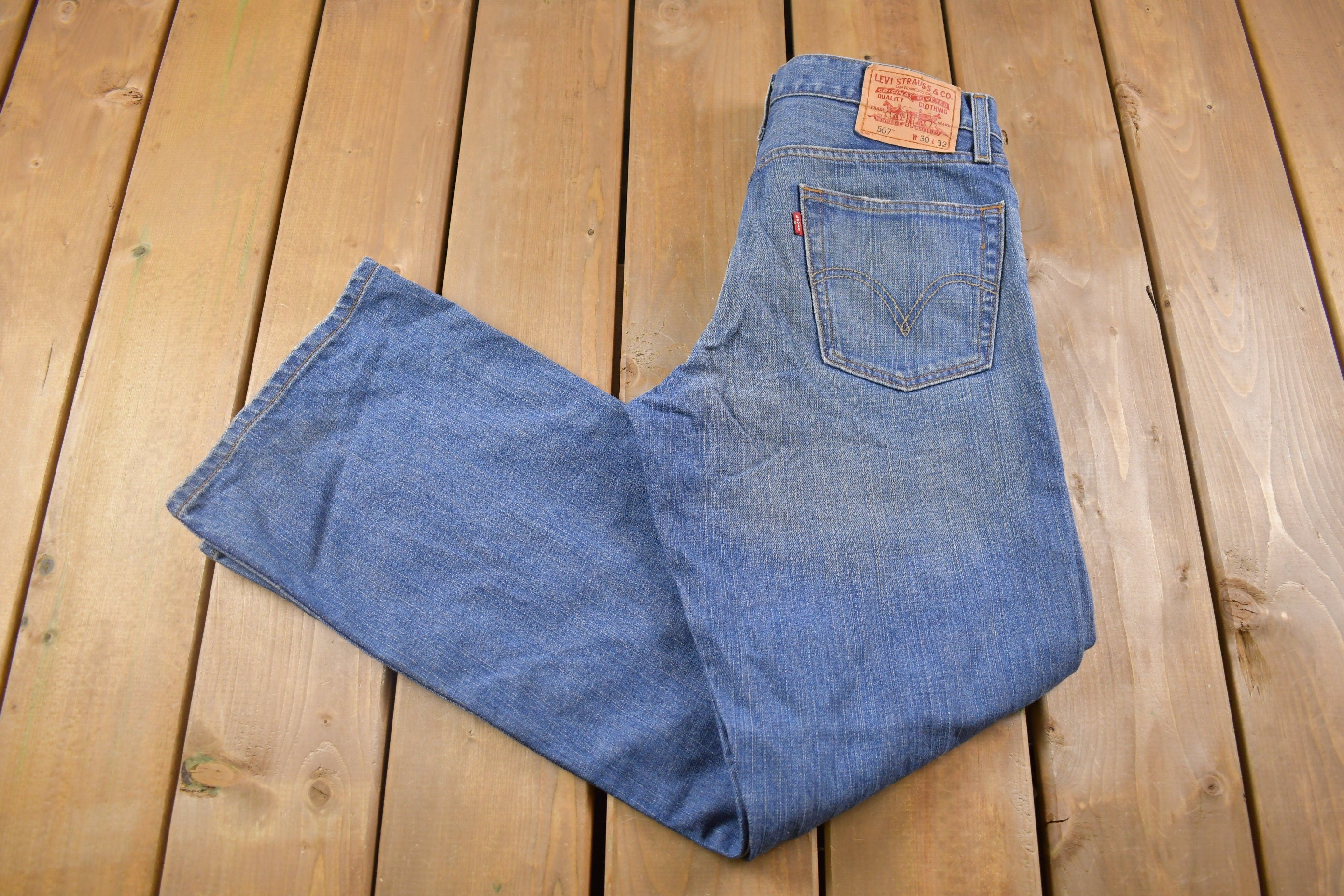 Vintage 1990s Levi's 567 Red Tab Jeans Size 31 x 31