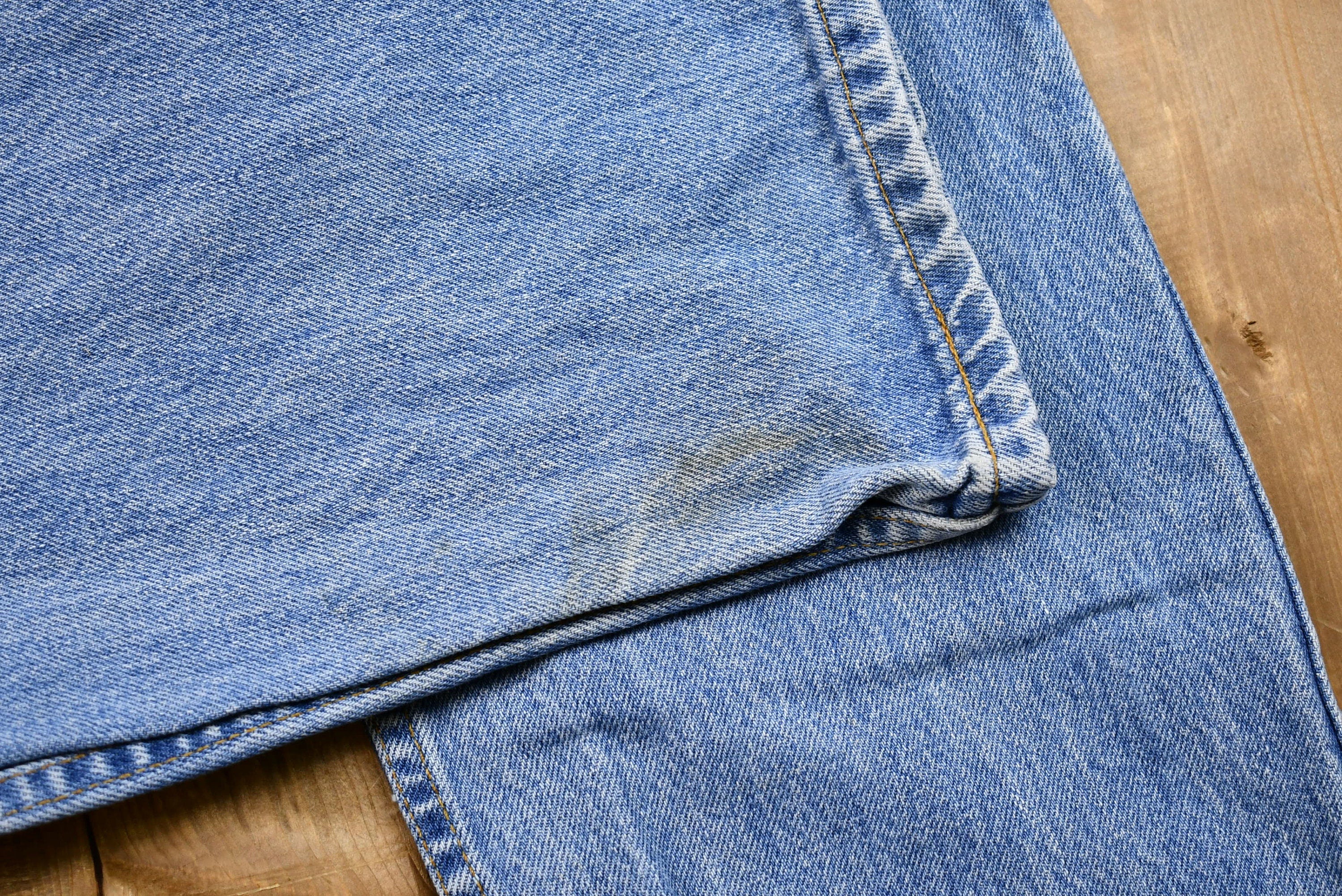 Vintage 1990s Levi's Light Wash Relaxed Fit Jeans