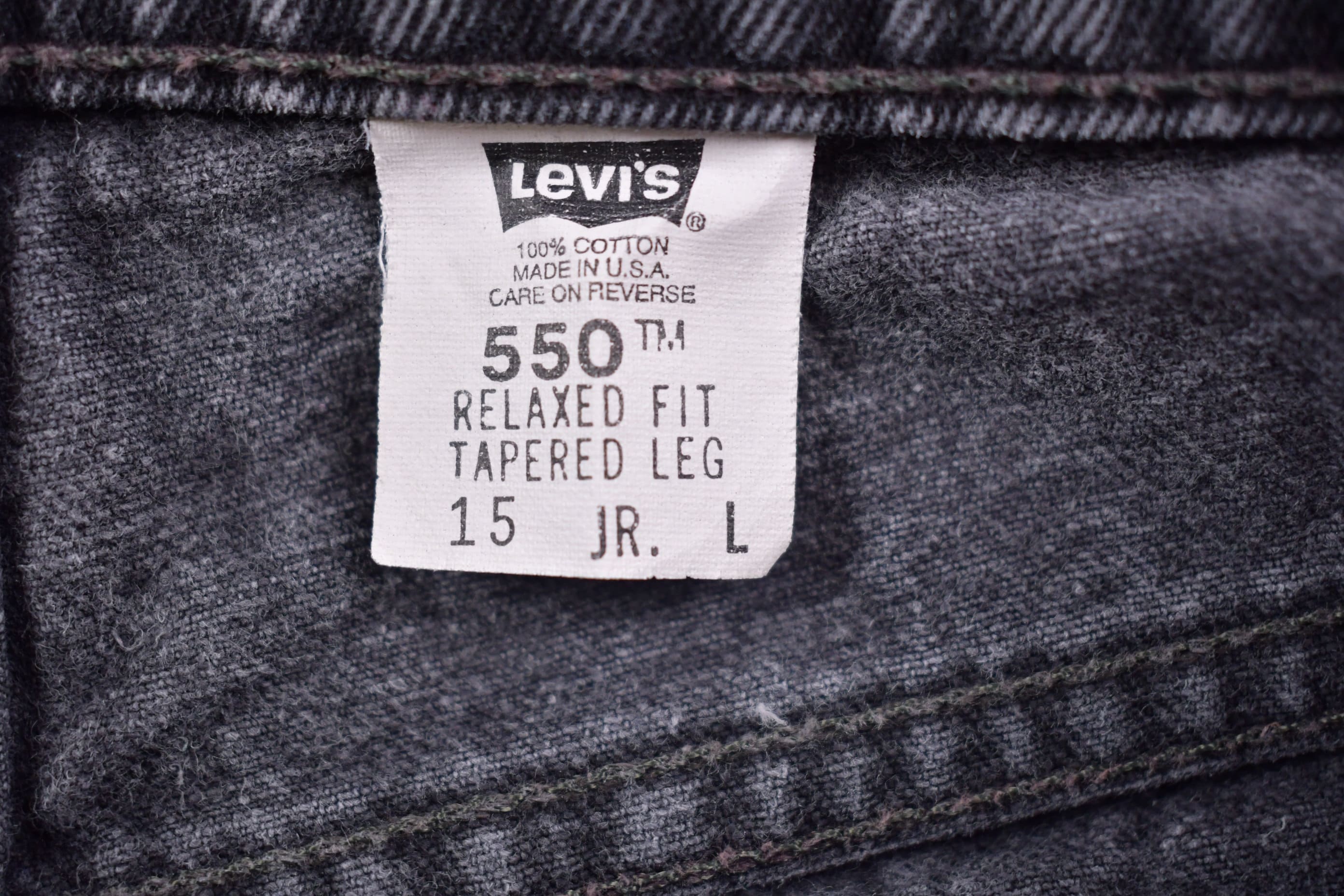 Vintage 1990s Levi's 550 Red Tab Jeans Size 32 x 31