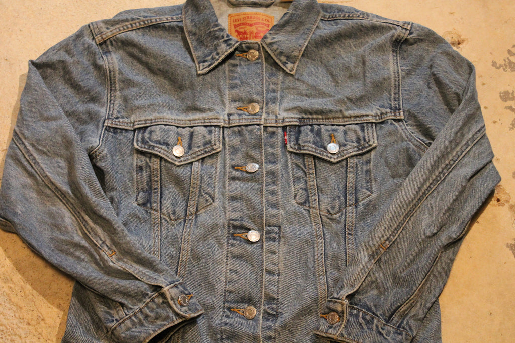 Vintage 1990s Levi's Light Wash Denim Jean Jacket