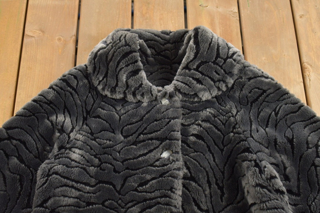 Vintage 1980s Elegant Design Faux Fur Coat