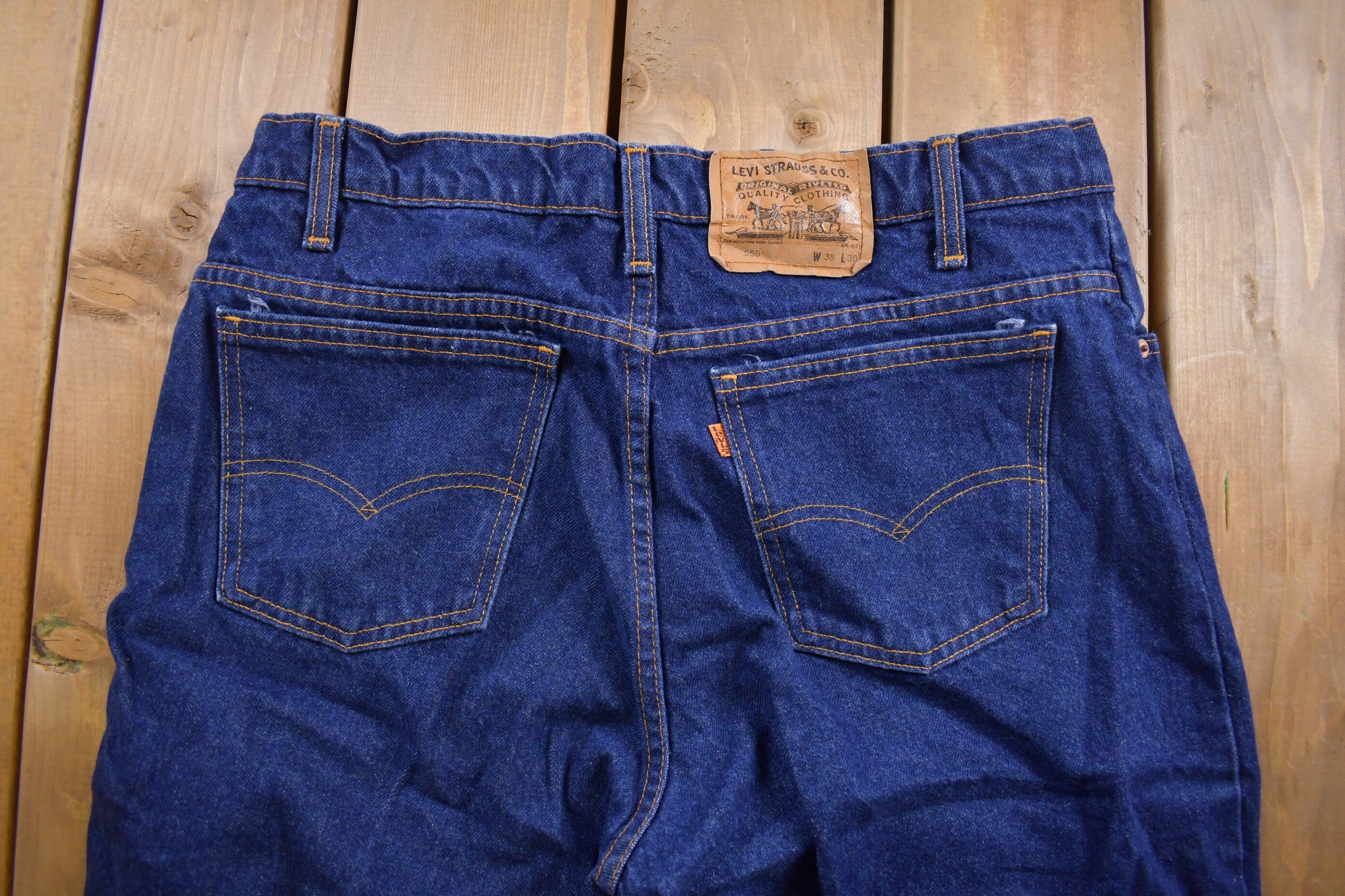 Vintage 1990s Levi's 550 Orange Tab Dark Blue Jeans Size 35 x 29