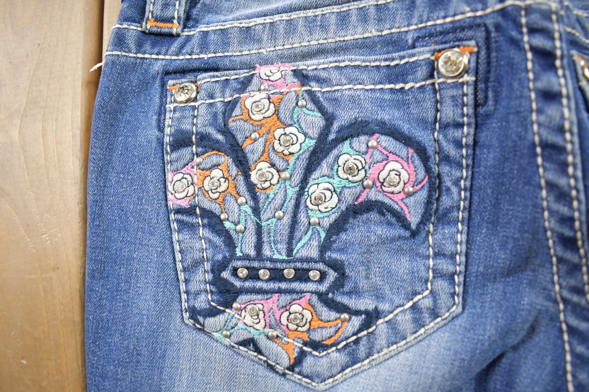 Vintage Y2K Miss Me Bedazzled Low Rise Jeans Size 26x32