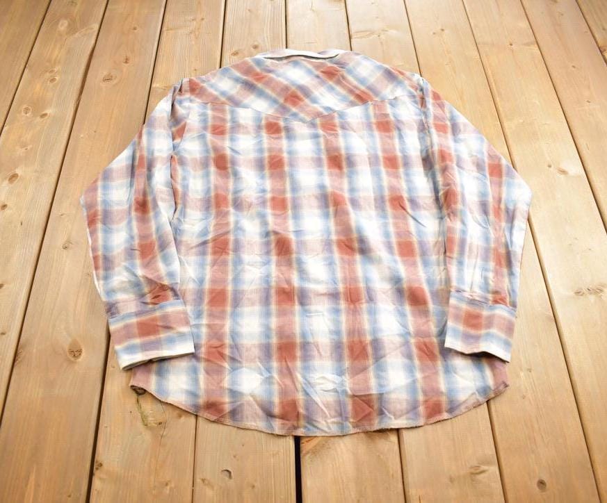 Vintage 1990s Wrangler Western Wear Plaid Pattern Pearl Button Up Shirt