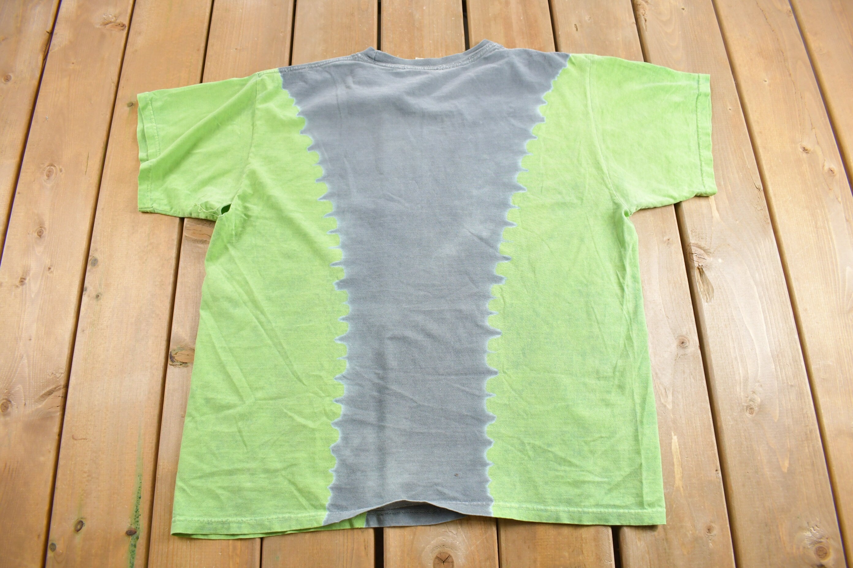 Vintage 1990s Tree Frog Theme Graphic Habitat T-Shirt  All Over Print  Streetwear  Nature T Shirt  Outdoorsman