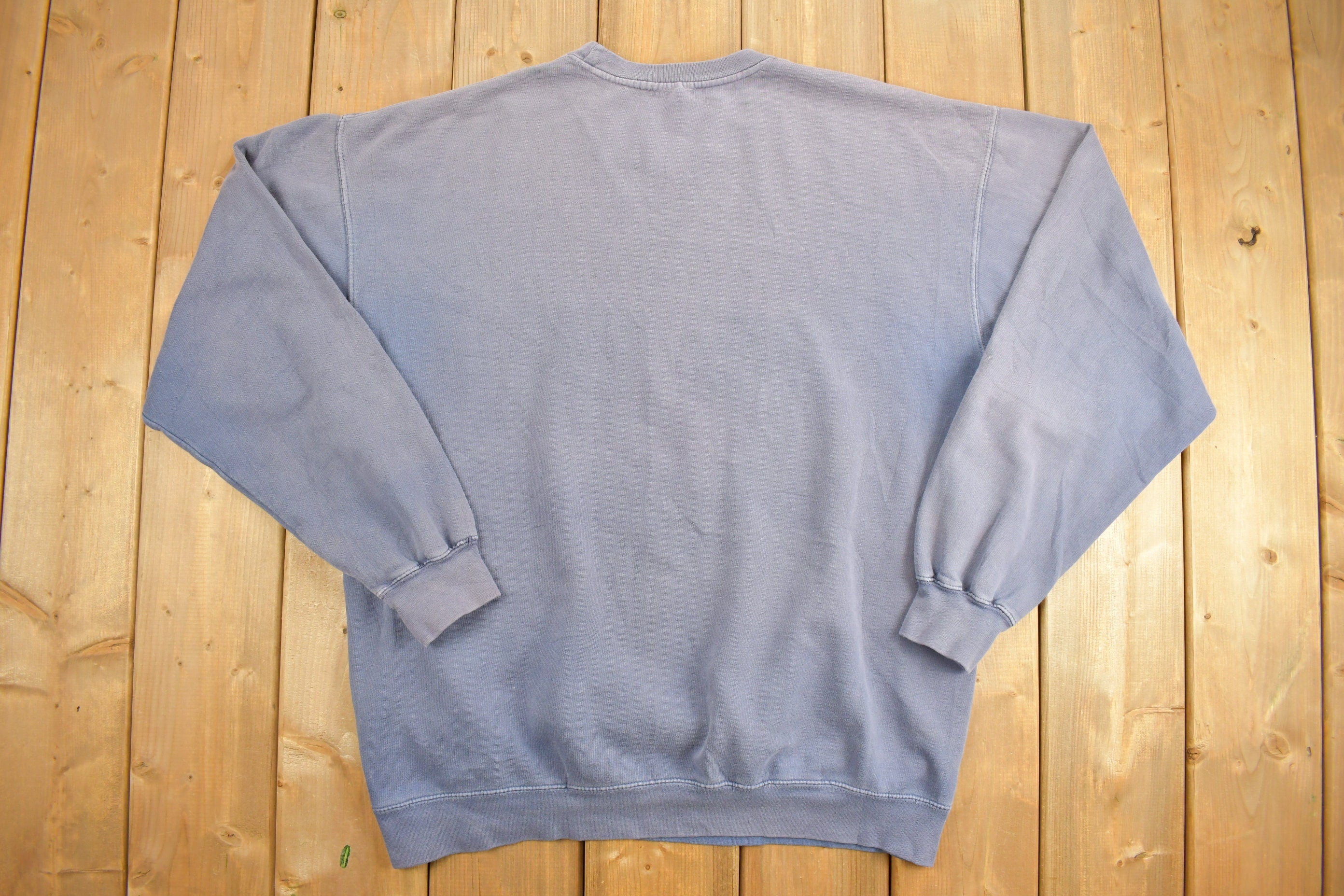 Vintage 1990s Moby Dicks Cape Cod Crewneck Sweatshirt / 90s Crewneck / Souvenir Sweater / Streetwear / Travel And Vacation / Tourist