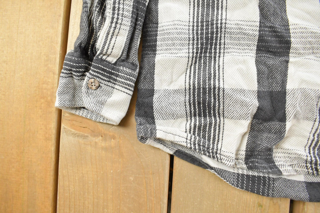 Vintage 1990s Fieldmaster Button Up Flannel Shirt Men's Medium