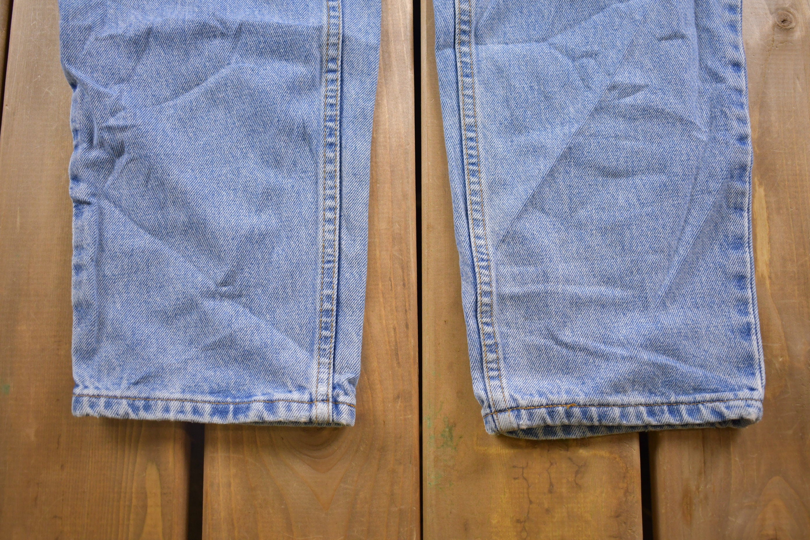 Vintage 1990s Levi's 550 Red Tab Jeans Size 30 x 32