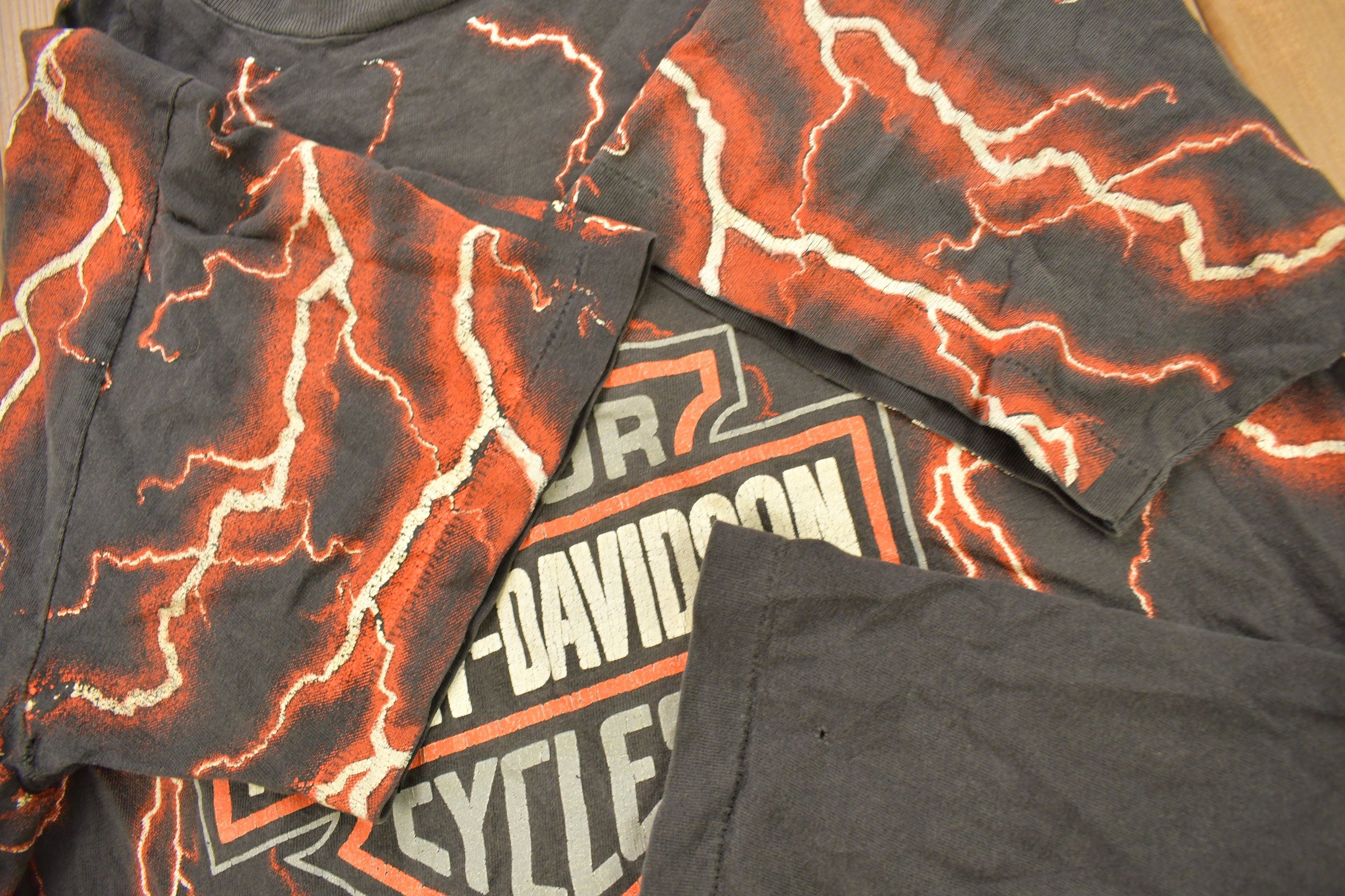 Vintage 1990s Pierce Harley Davidson De Kalb Illinois Lightning Graphic T-Shirt