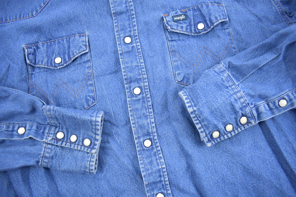 Vintage 1990s Wrangler Western Style Denim Snap Button Shirt