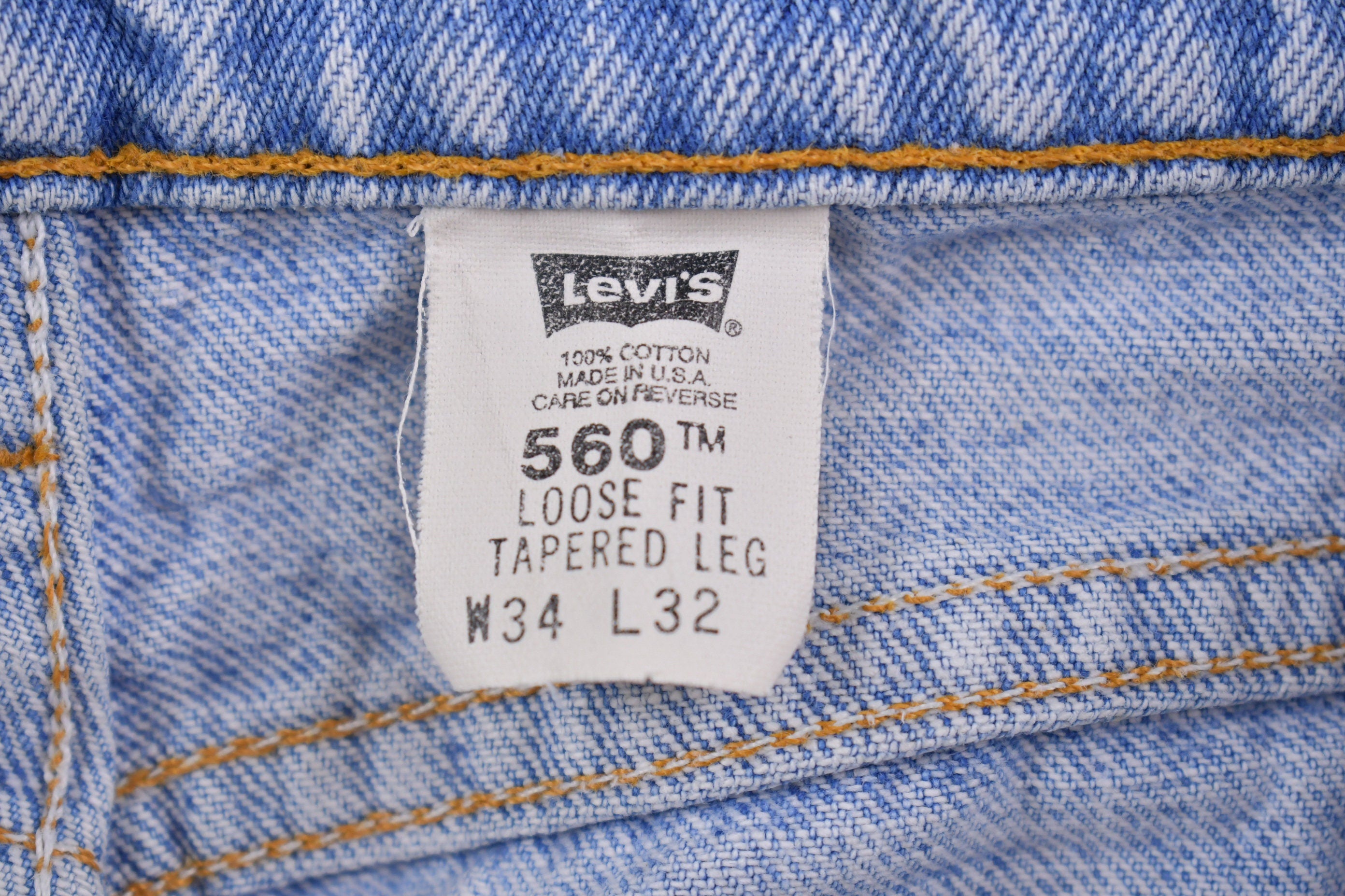 Vintage 1990s Levi's 560 Red Tab Jeans Size 32 x 31