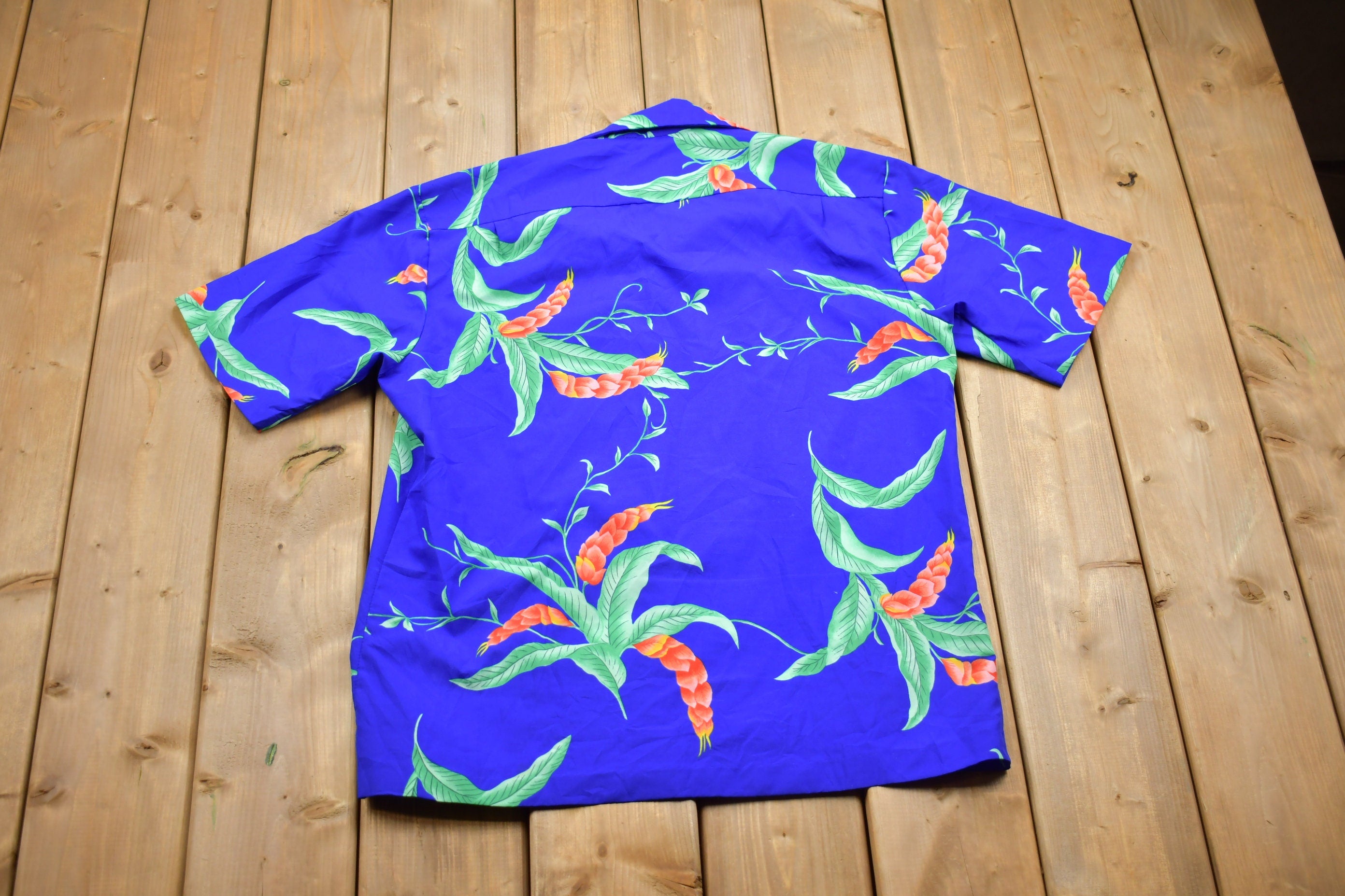 Vintage 1990s Hilo Hatties Hawaiian Button Up Shirt