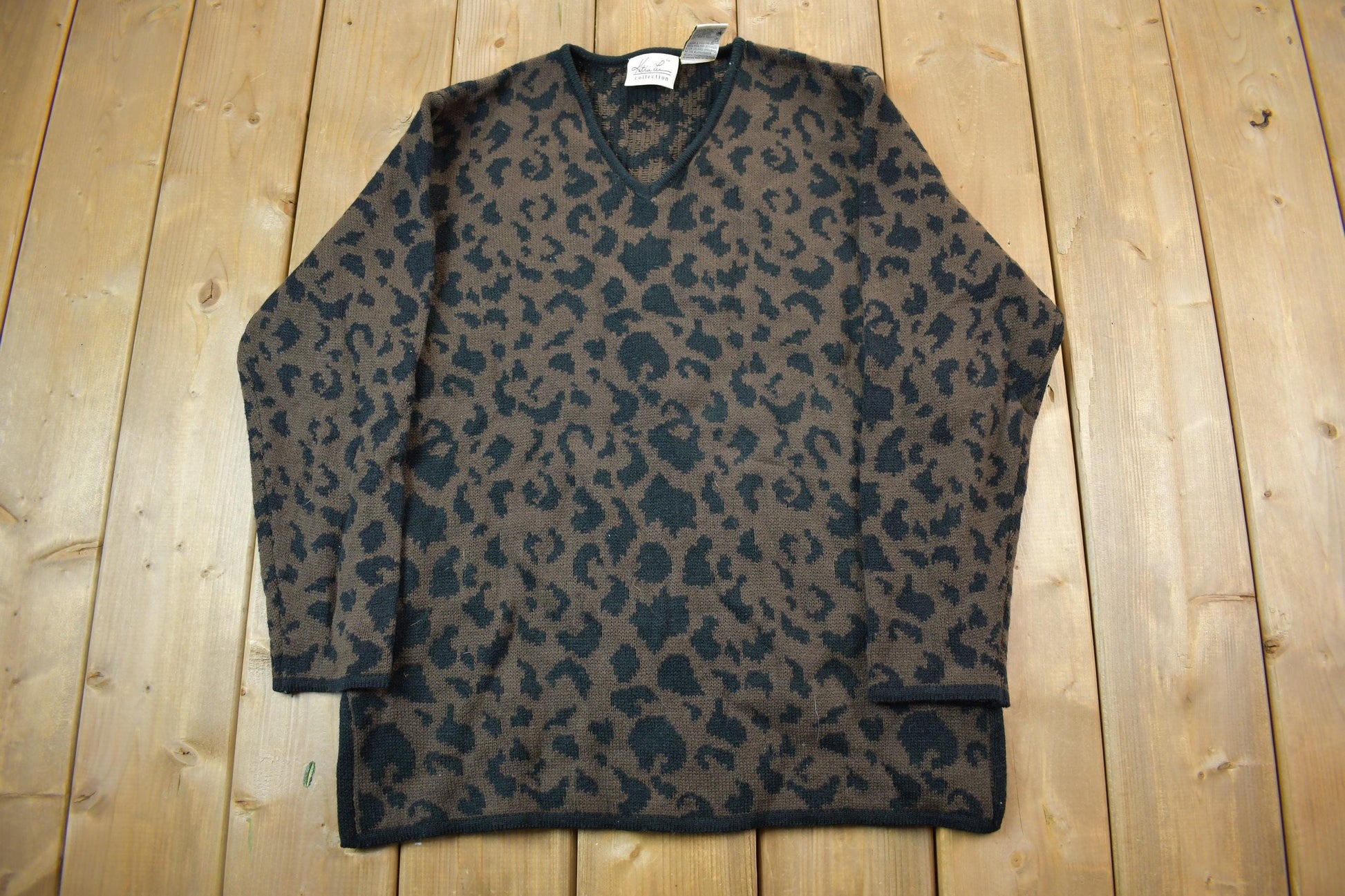 Vintage 1990s Animal pattern V-neck Sweatshirt