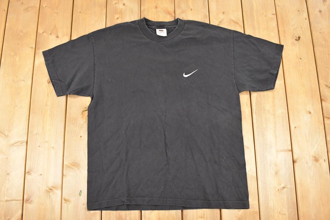 Vintage 1990s Nike Embroidered Swoosh Souvenir T-Shirt Men's L