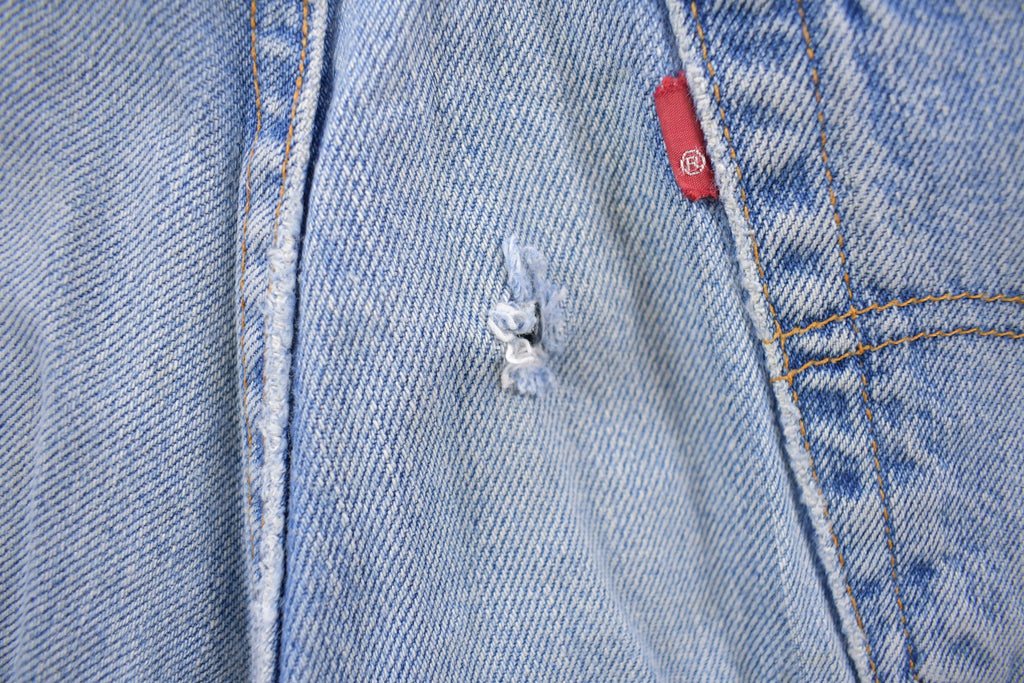 Vintage 1990s Levi's 550 Red Blank Tab Denim Jeans Size 32 x 29