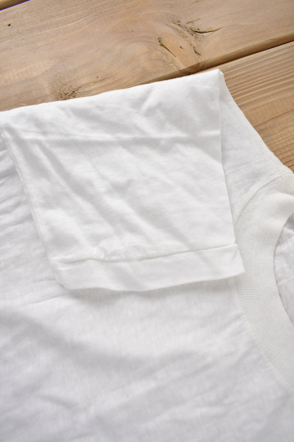 Vintage 1990s Single Stitch Blank White T Shirt Size Small