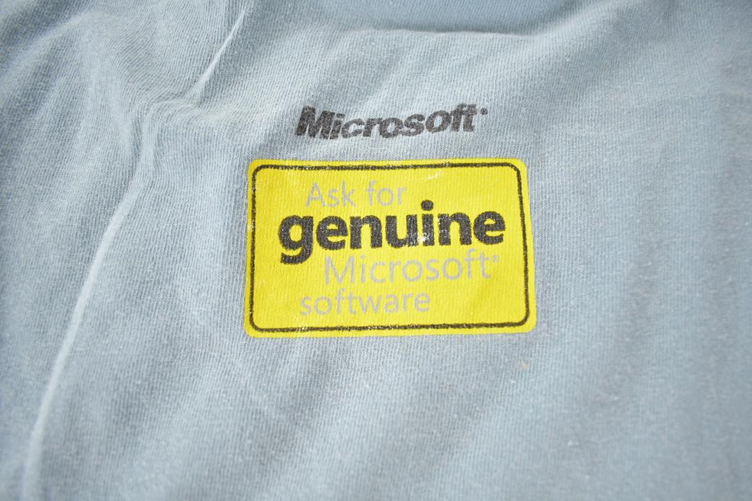 Vintage 1990s Genuine Windows Software Graphic T Shirt Made In USA